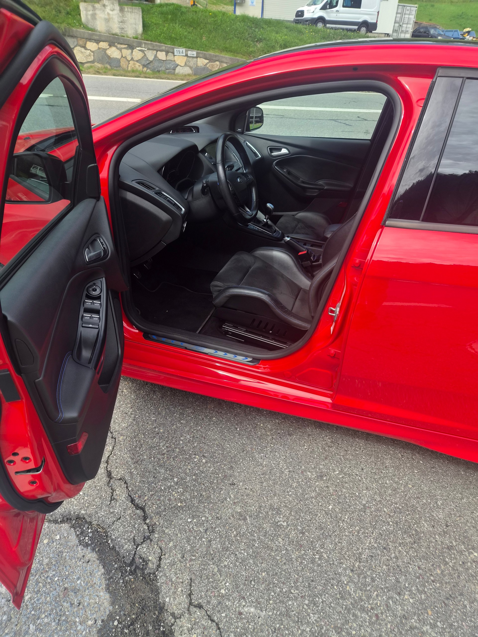 FORD Focus 2.3 EcoBoost RS+ Race Red Edition AWD-image-7