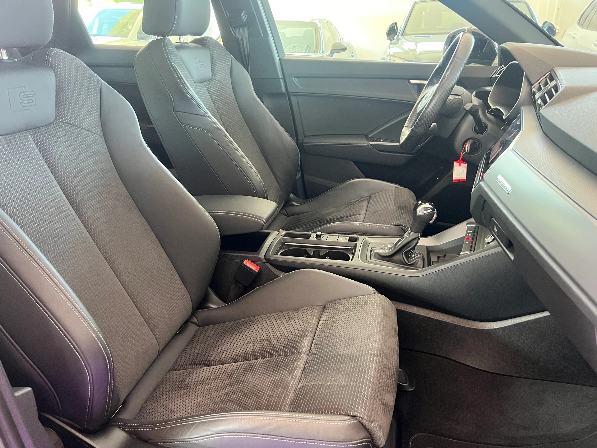 AUDI Q3 S line quattro S-tronic 2.0TDI 190PS-image-9
