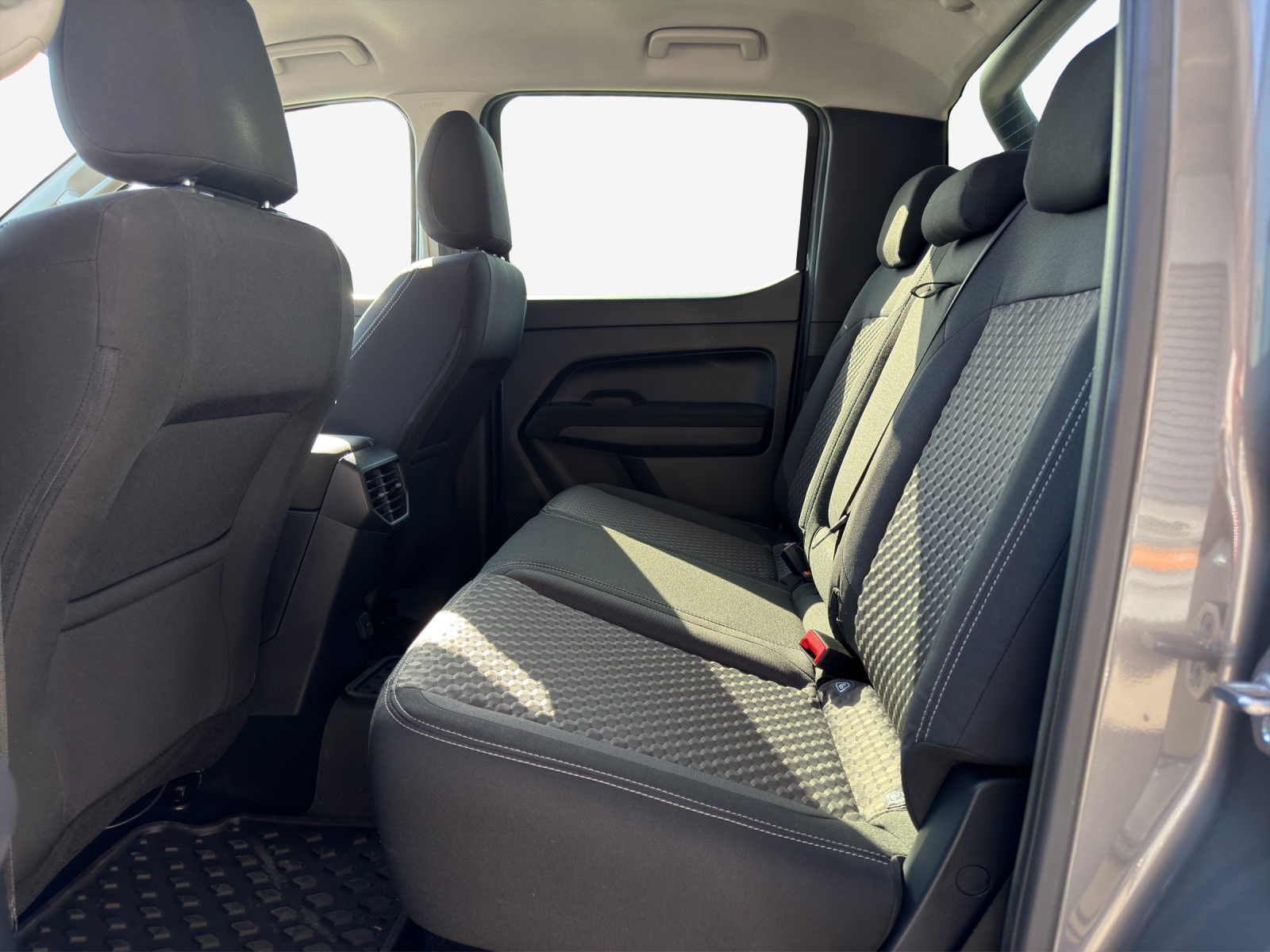 VW Amarok 2.0TDI Life Winter 2-image-11