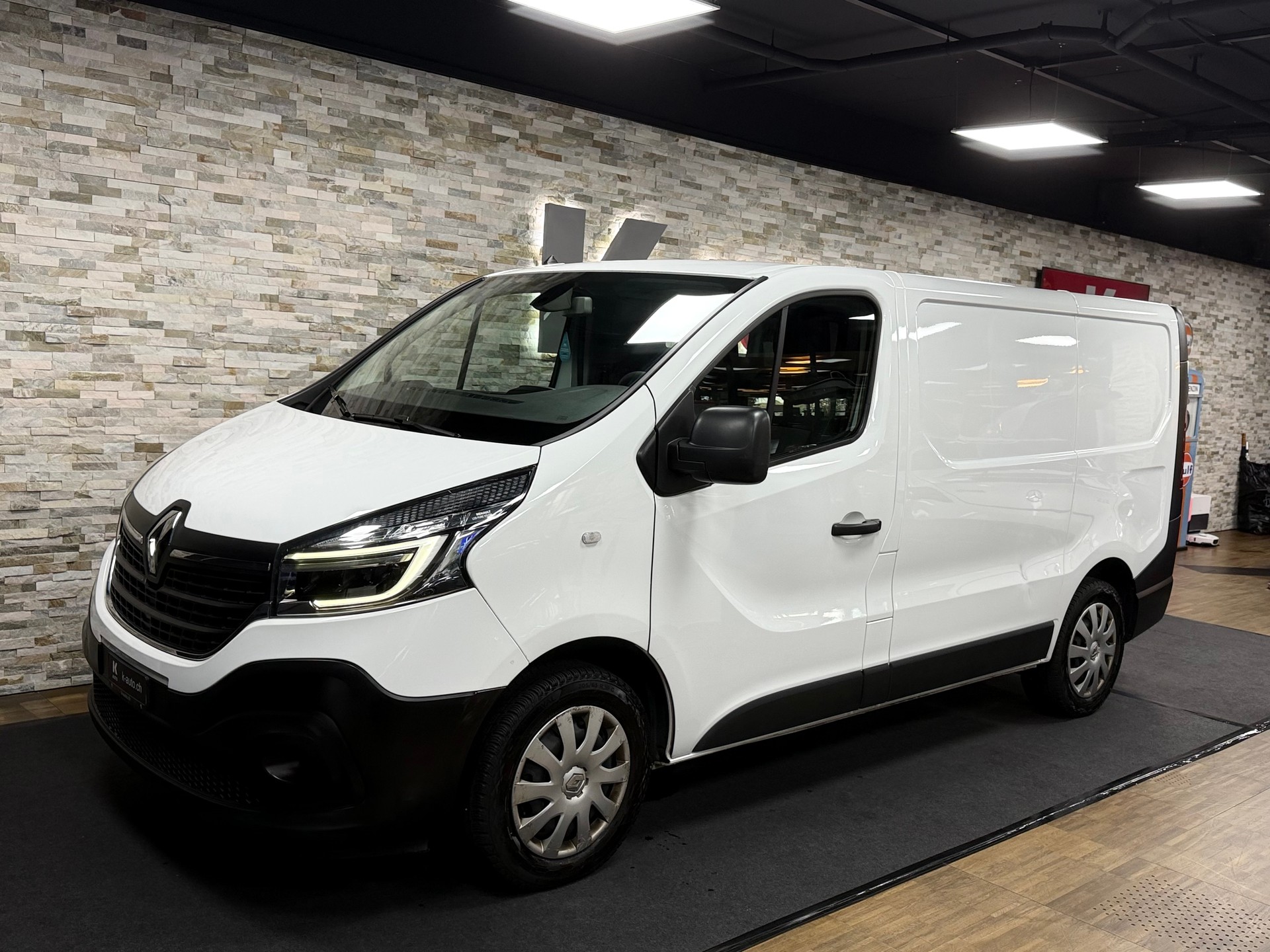 RENAULT Trafic 2.0 Energy dCi 120 3.0t Business L1H1-image-0