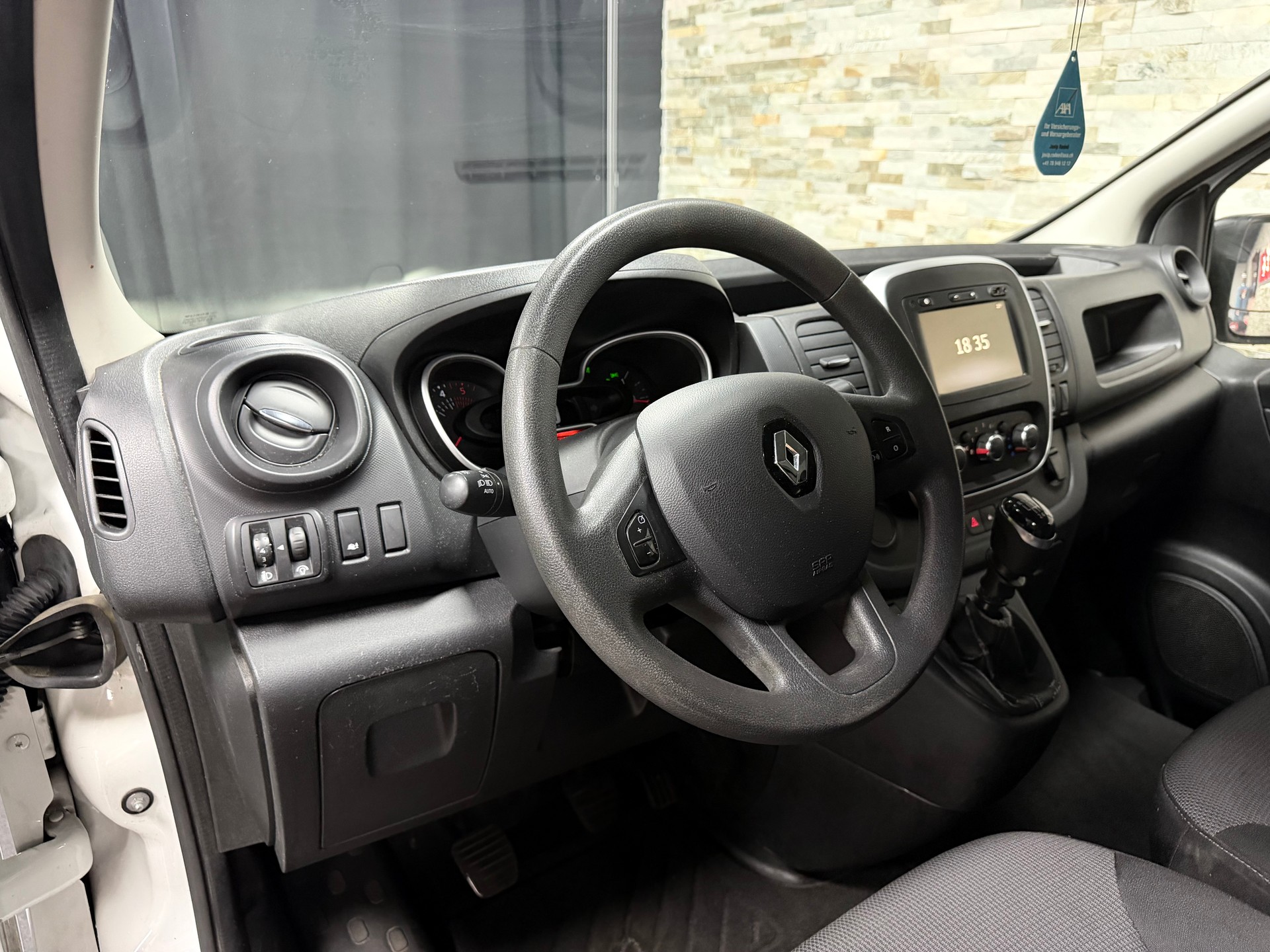 RENAULT Trafic 2.0 Energy dCi 120 3.0t Business L1H1-image-11