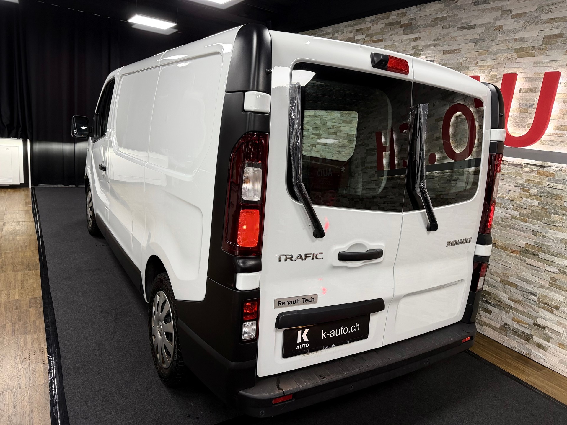 RENAULT Trafic 2.0 Energy dCi 120 3.0t Business L1H1-image-2