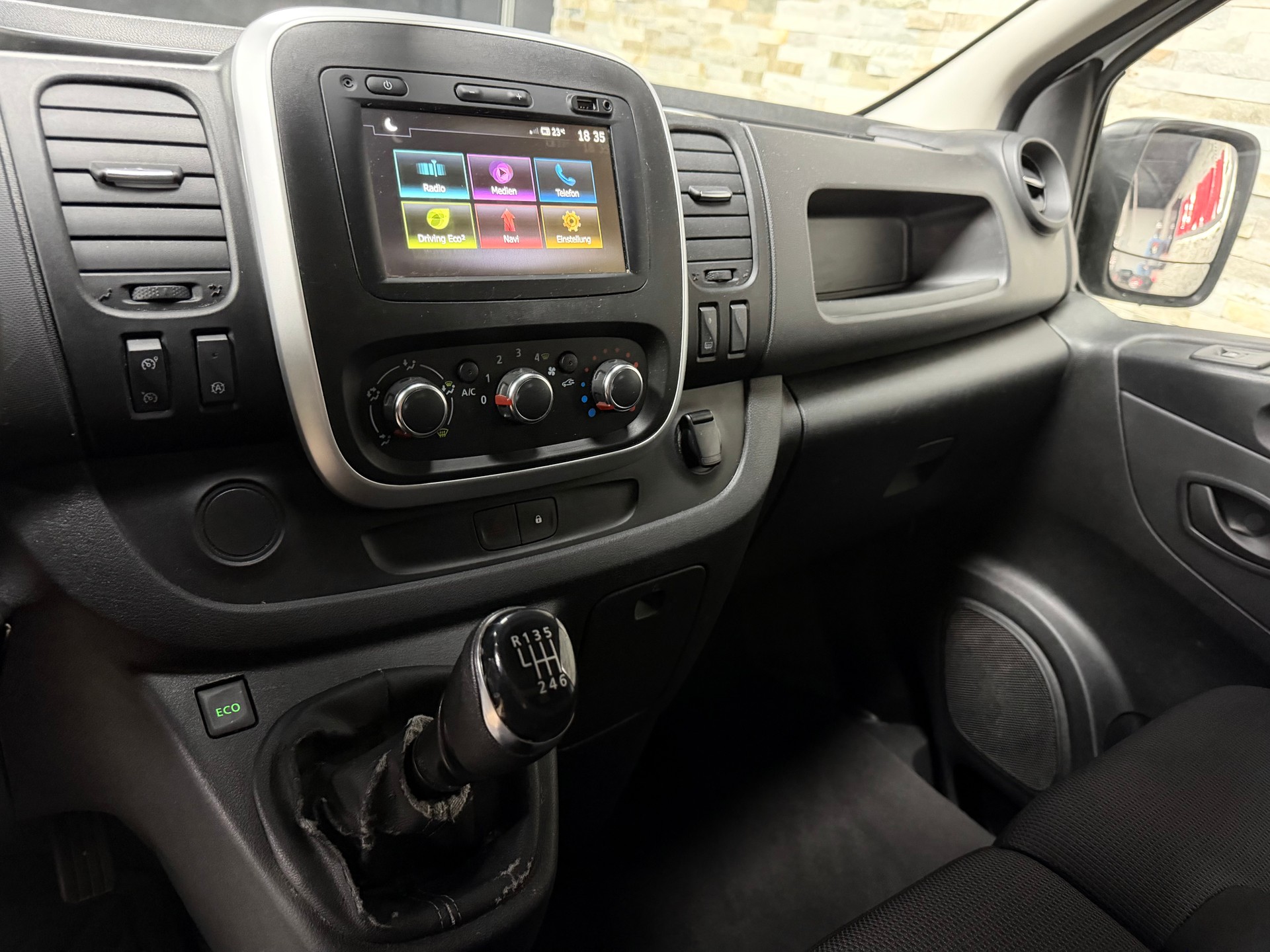 RENAULT Trafic 2.0 Energy dCi 120 3.0t Business L1H1-image-15
