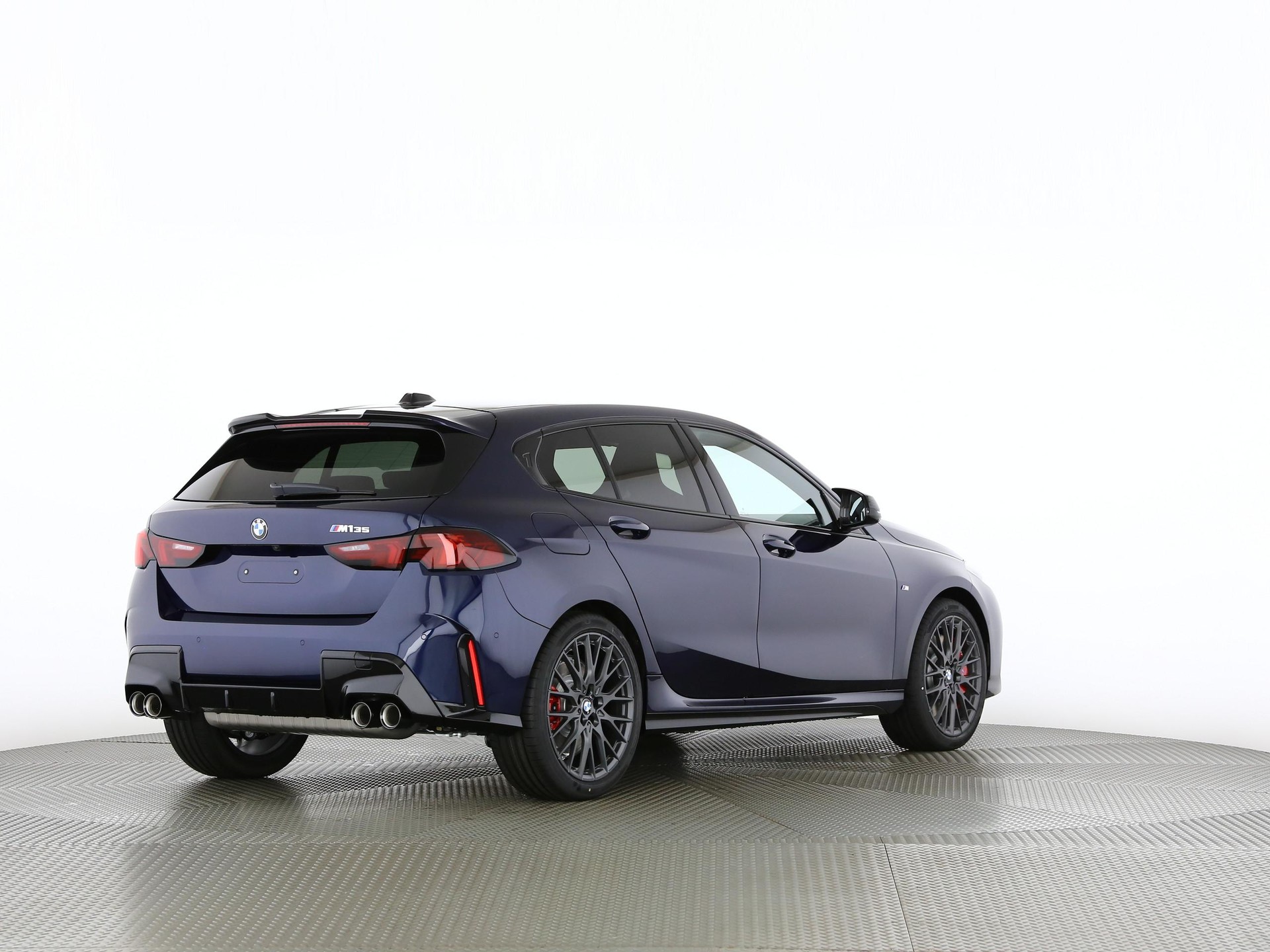 BMW 1er Reihe F70 M135i xDrive-image-19