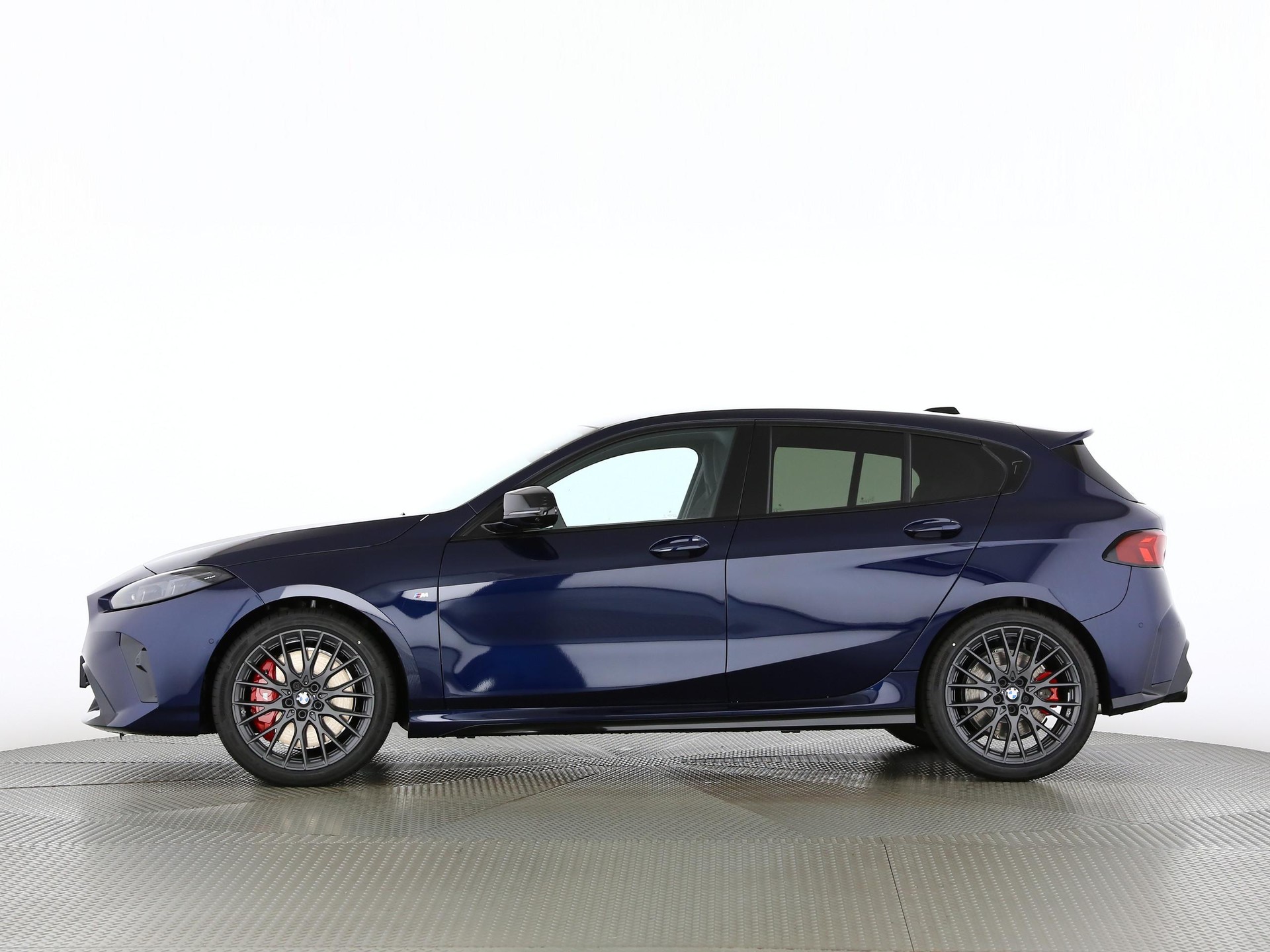 BMW 1er Reihe F70 M135i xDrive-image-11