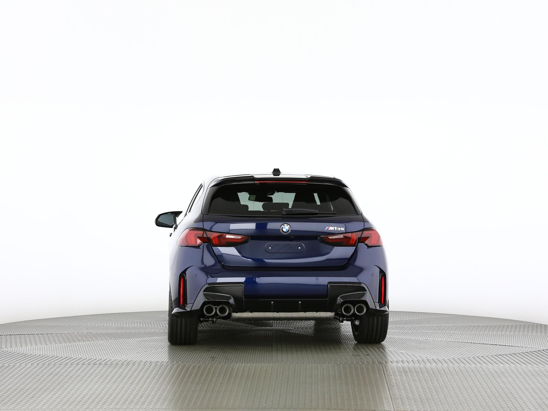 BMW 1er Reihe F70 M135i xDrive-image-16
