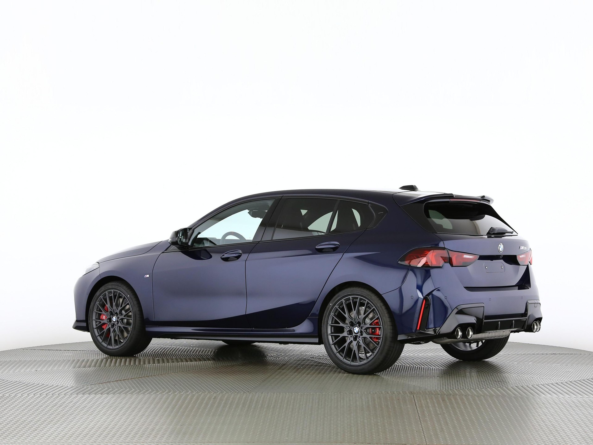 BMW 1er Reihe F70 M135i xDrive-image-14