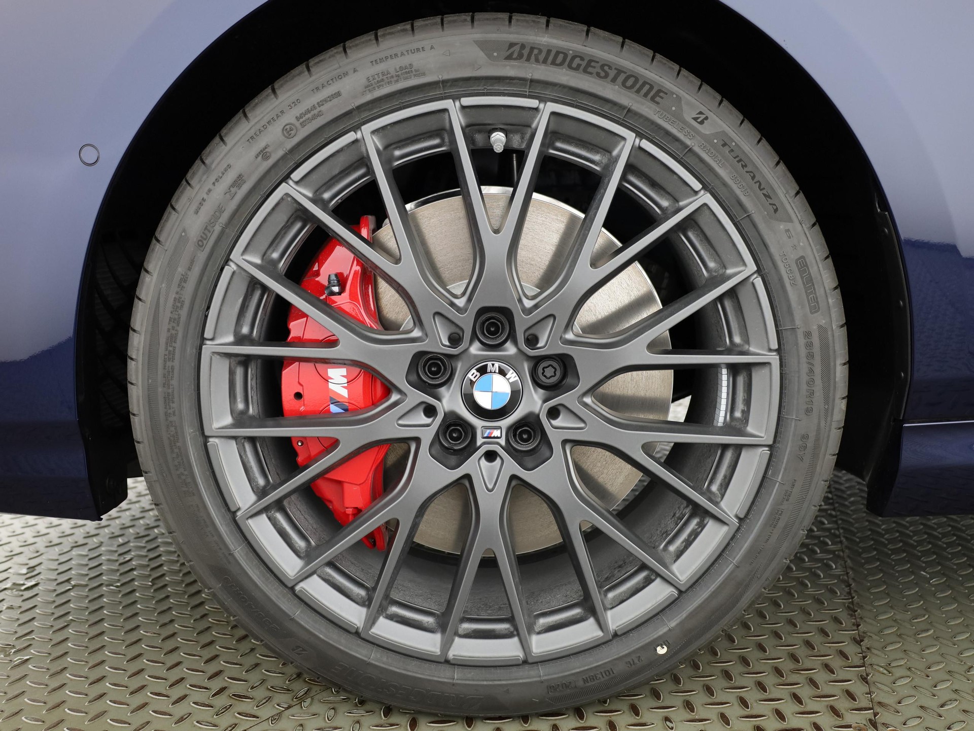 BMW 1er Reihe F70 M135i xDrive-image-3