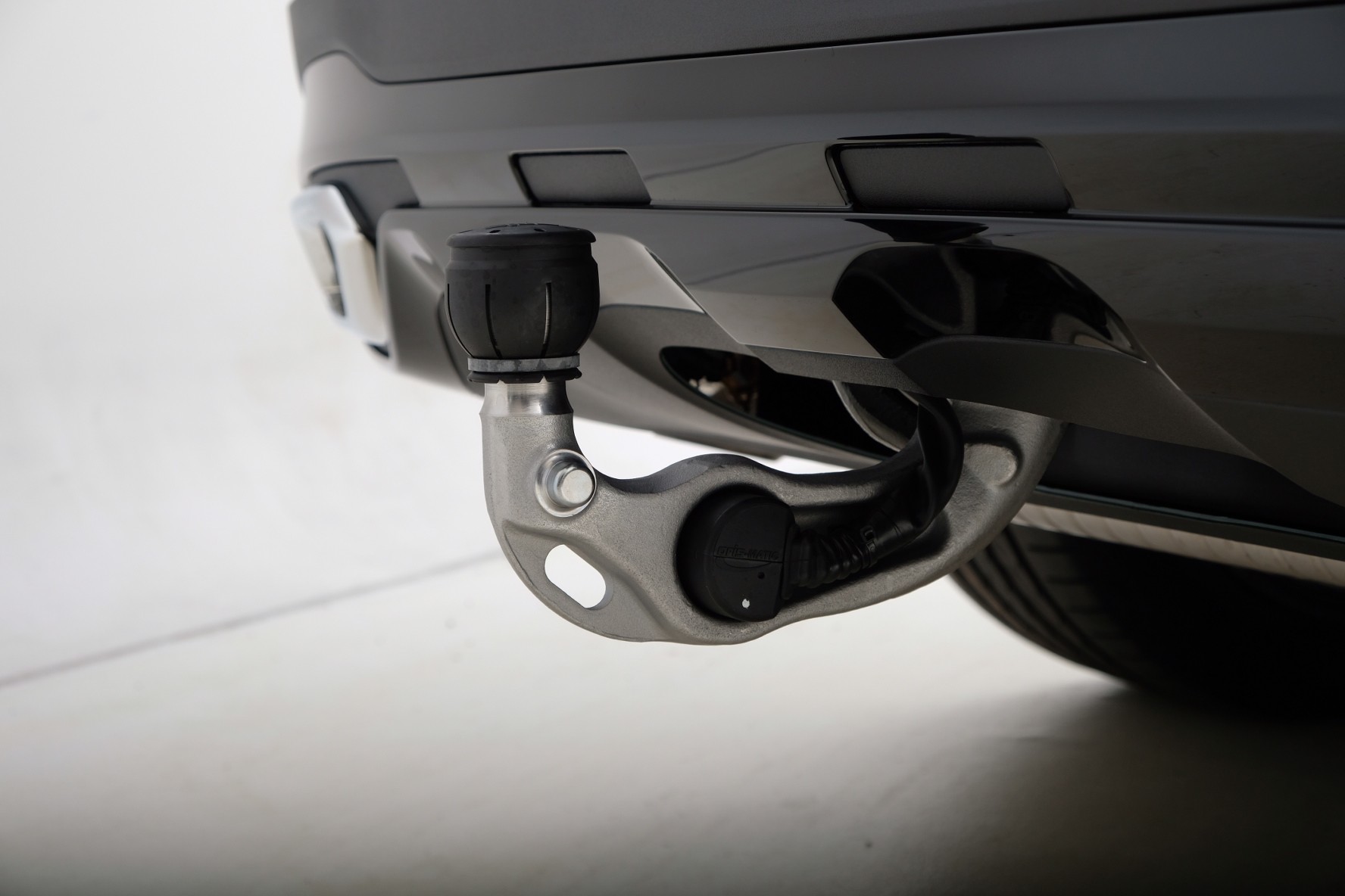 MERCEDES-BENZ GLC 300 e AMG Line 4matic X254-image-7
