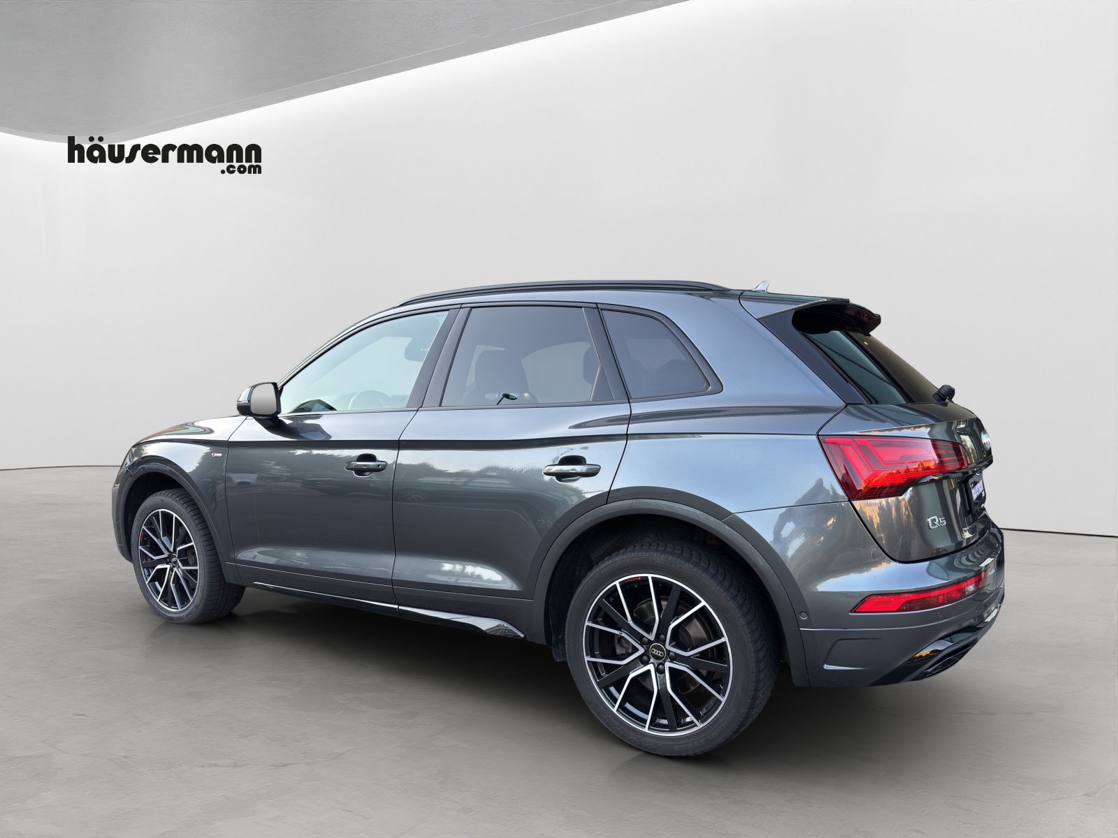 AUDI Q5 2.0 40 TDI S Line quattro S-Tronic-image-2
