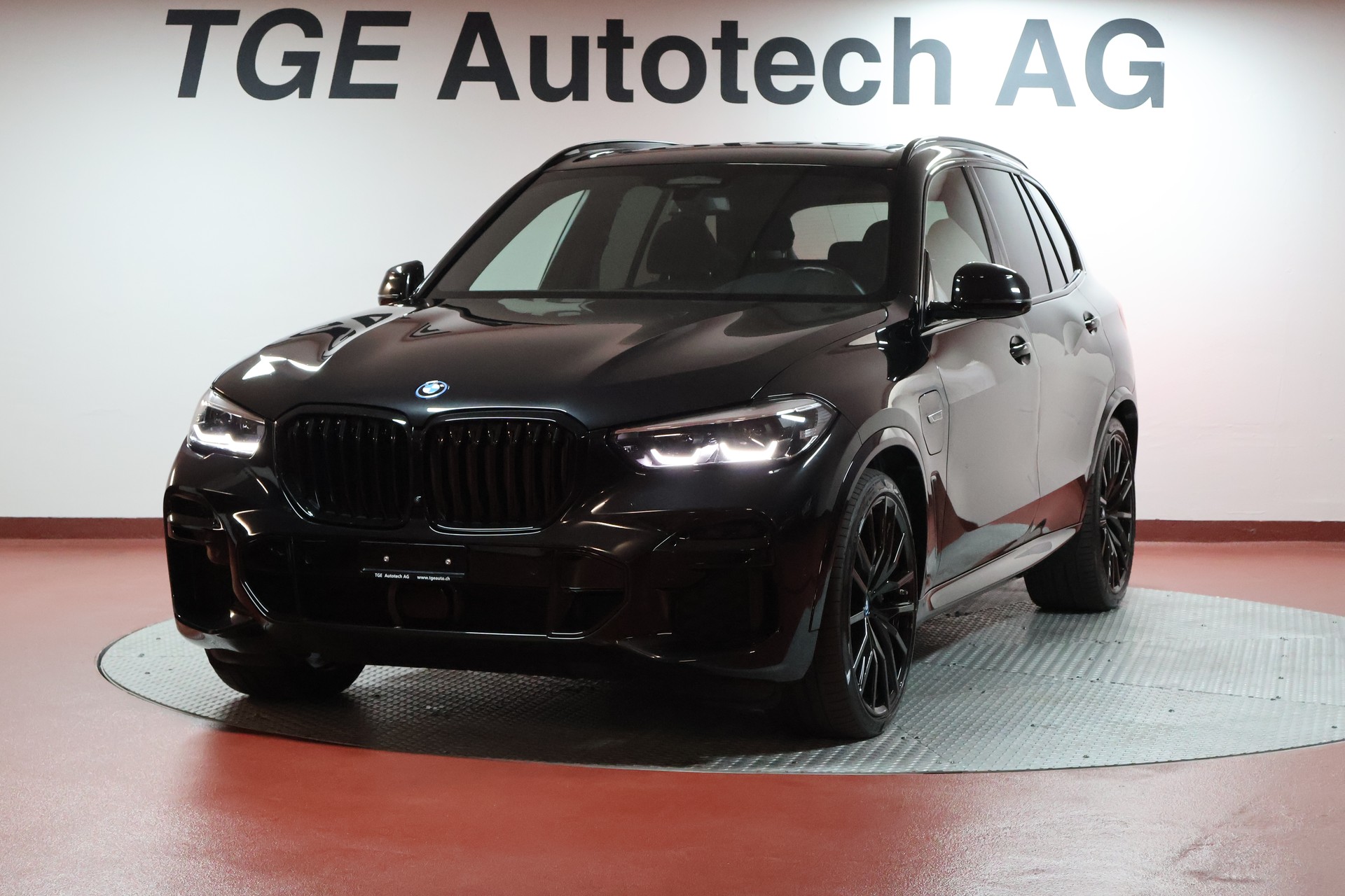 BMW X5 xDrive45e M Sport Steptronic-image-0