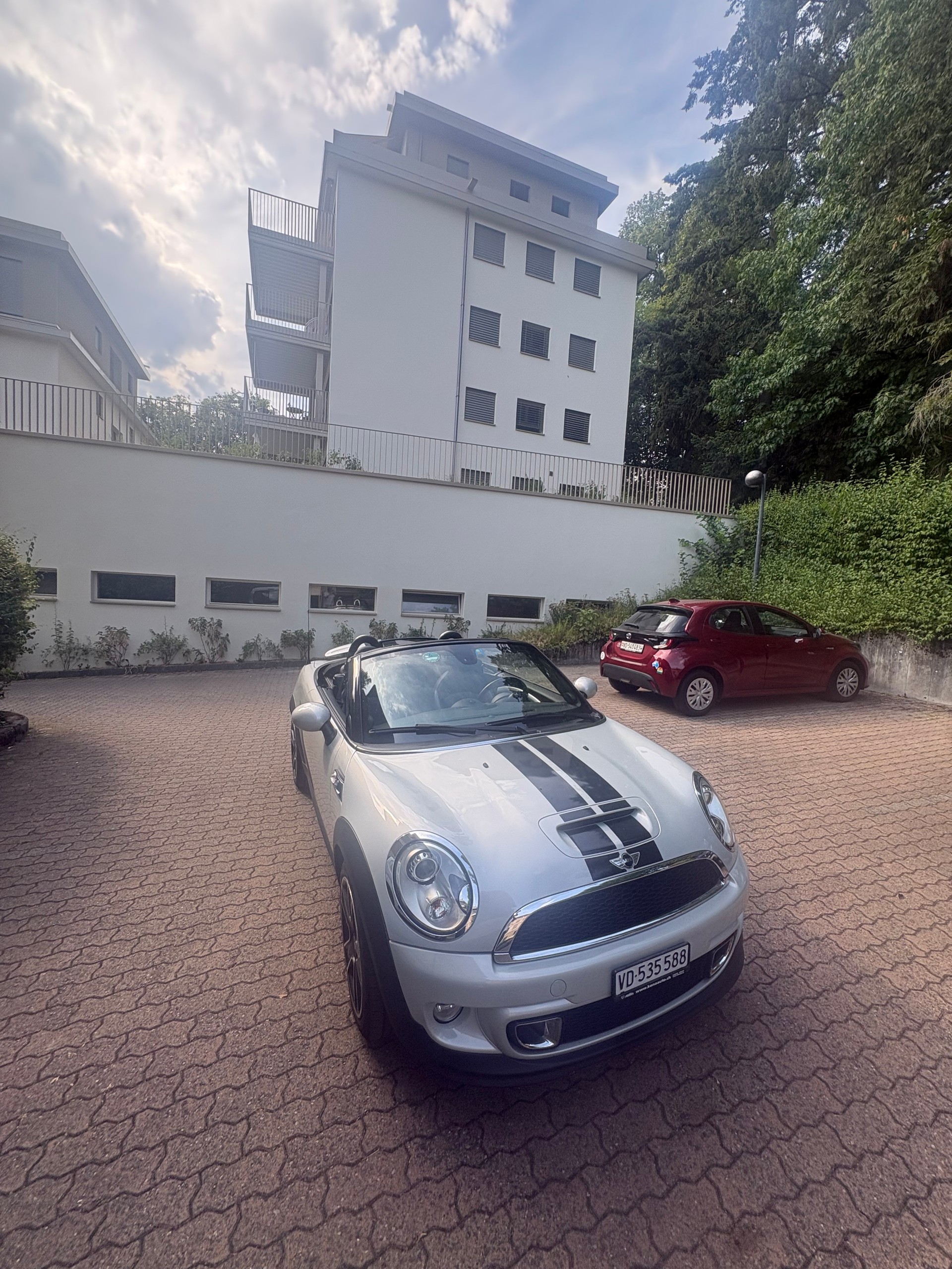 MINI 1.6i Cooper S-image-0