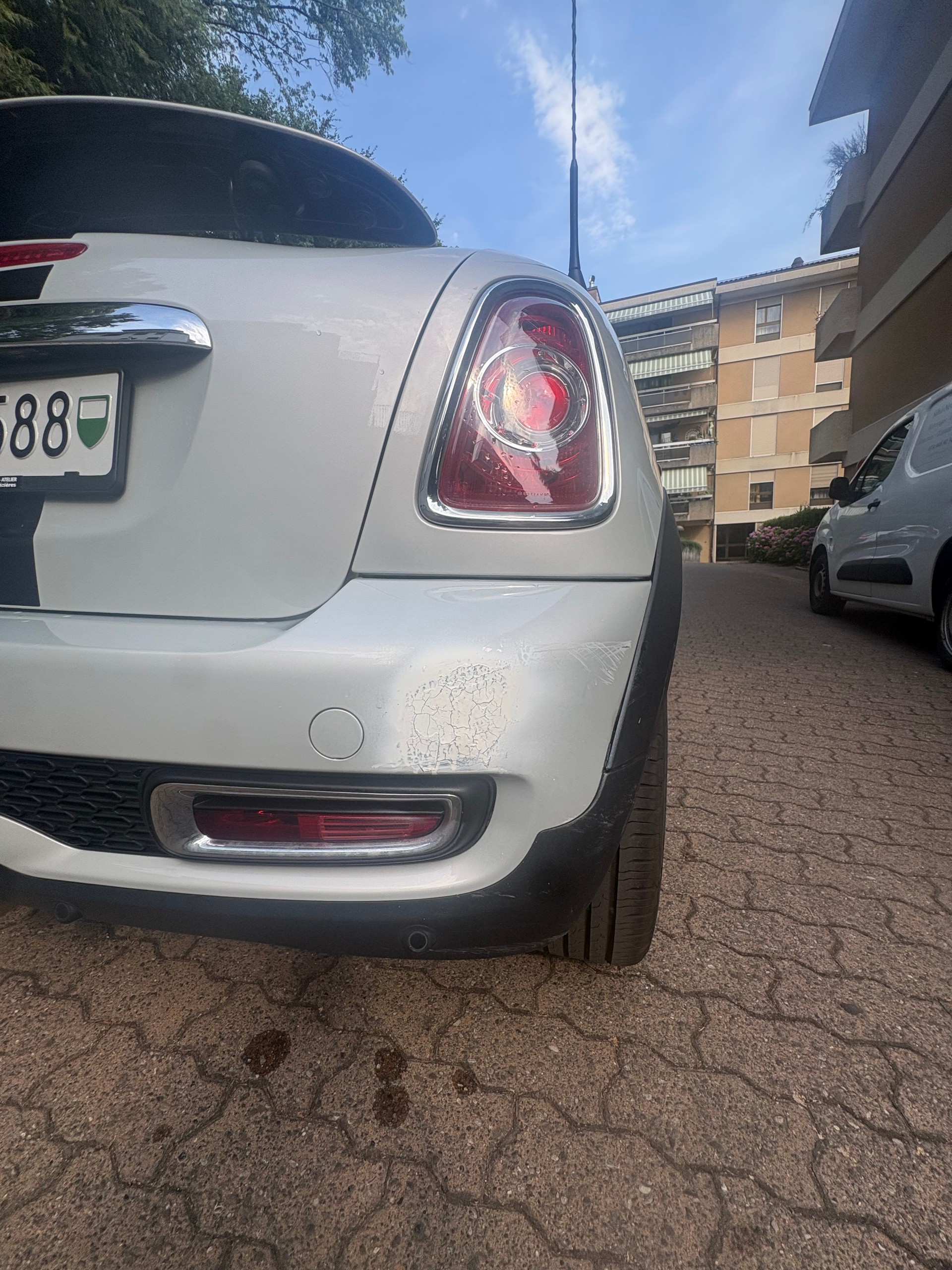MINI 1.6i Cooper S-image-5