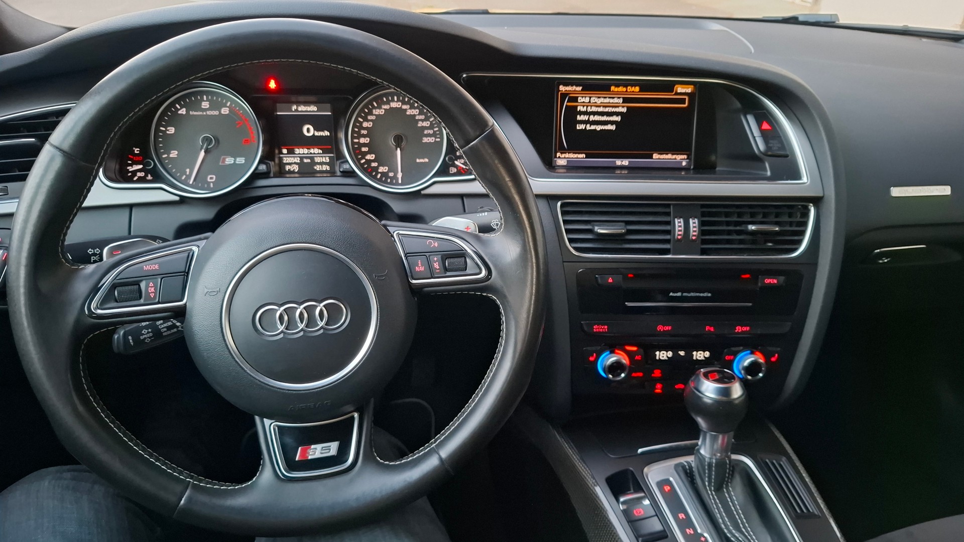AUDI S5 Coupé 3.0 TFSI quattro S-tronic-image-11