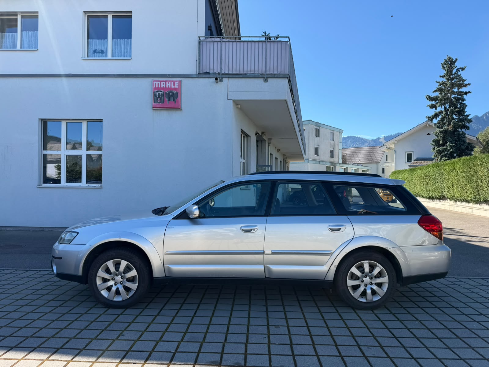 SUBARU Outback 2.5i AWD-image-1