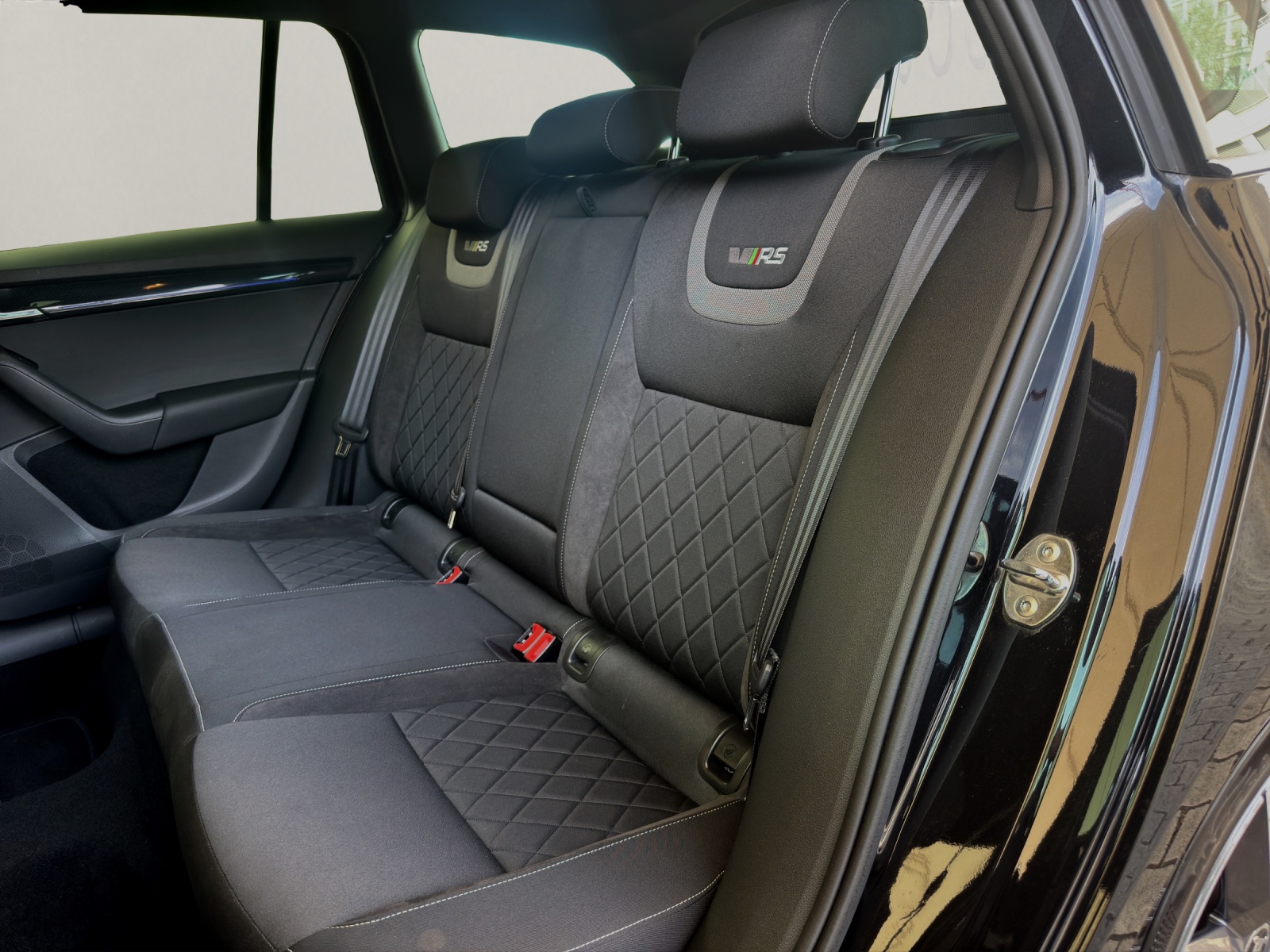 SKODA Octavia Combi 2.0 TSI RS DSG 230PS*-image-19