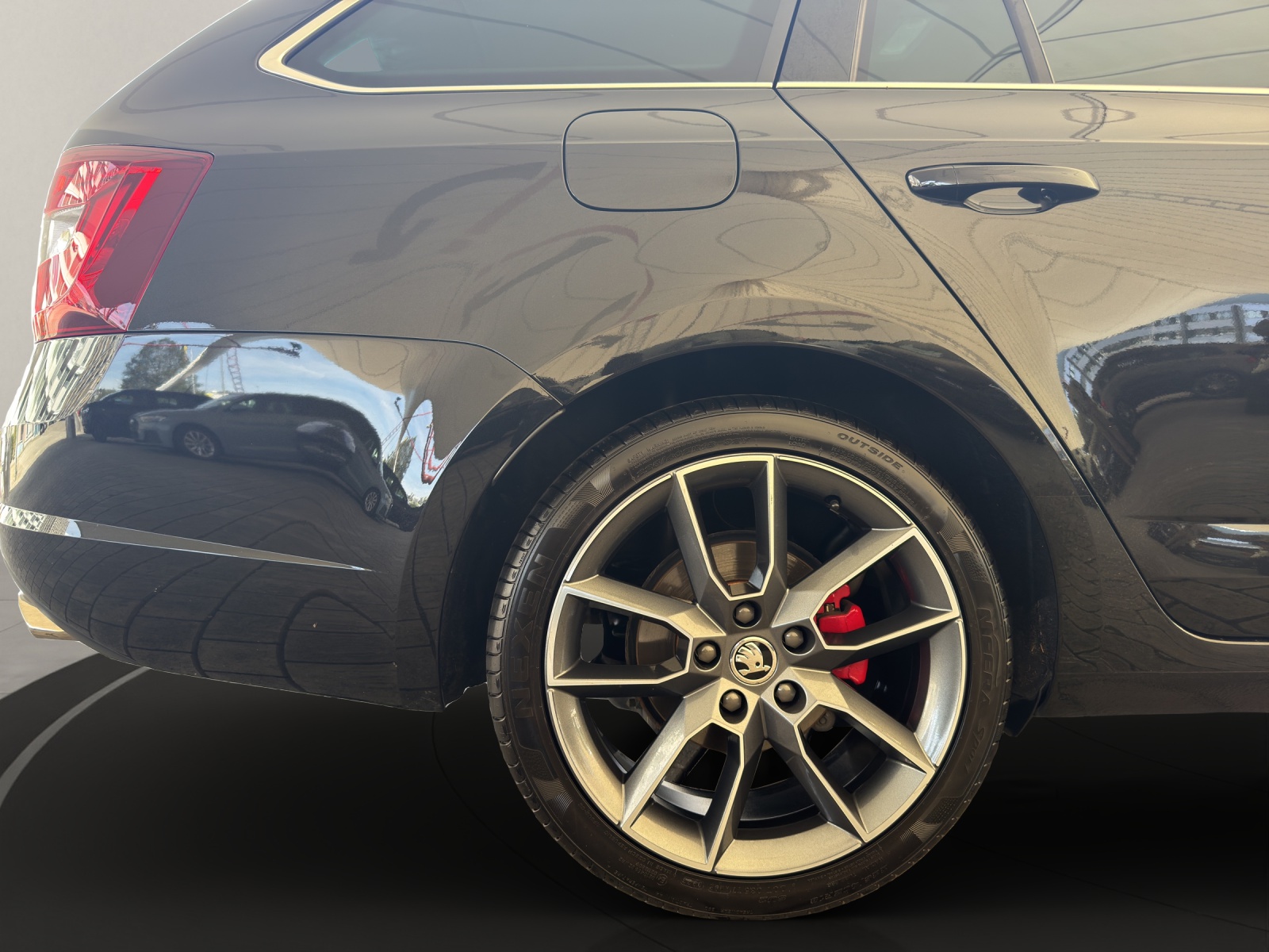 SKODA Octavia Combi 2.0 TSI RS DSG 230PS*-image-8