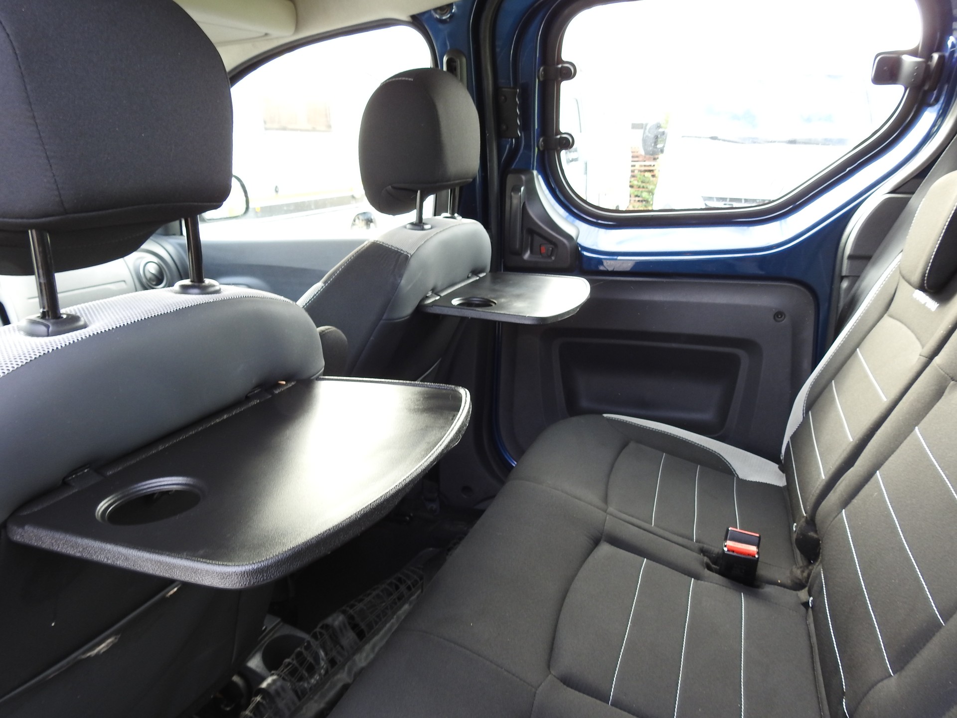DACIA Dokker 1.6 16V Stepway-image-19