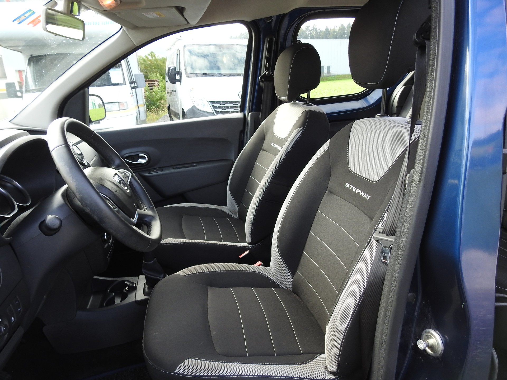 DACIA Dokker 1.6 16V Stepway-image-12