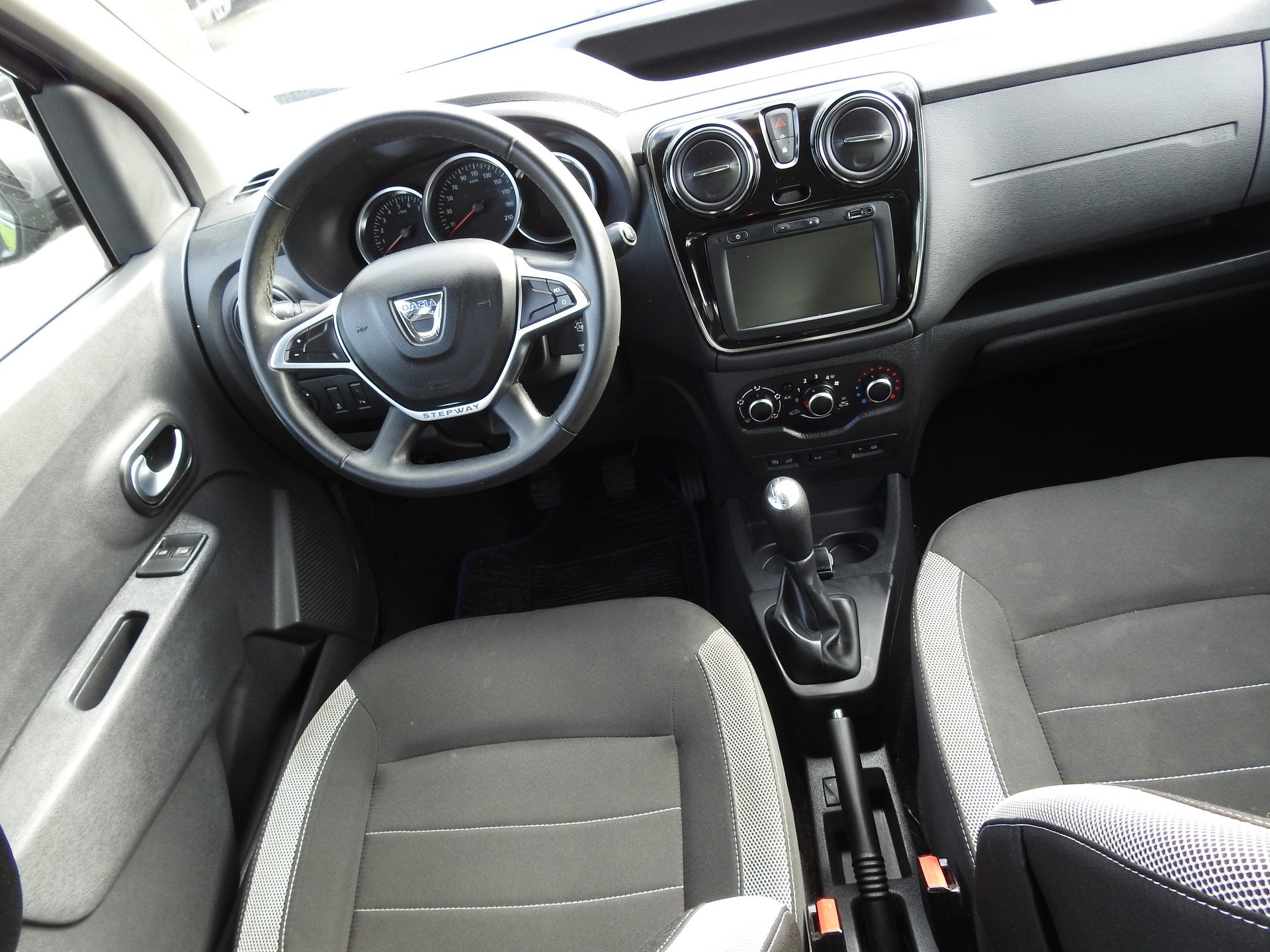 DACIA Dokker 1.6 16V Stepway-image-18