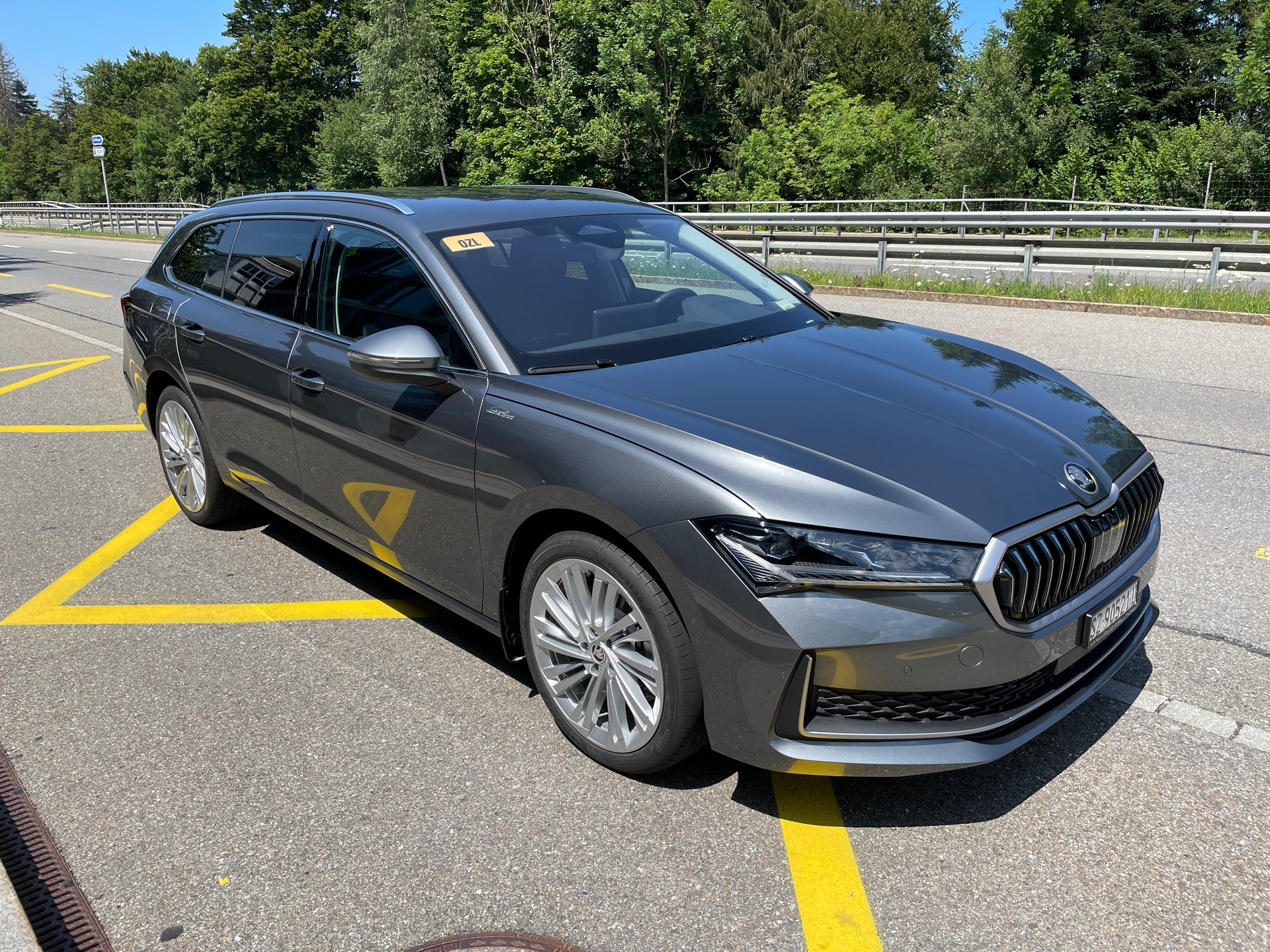 SKODA Superb Combi 2.0 TDi L&K 4x4 DSG-image-2