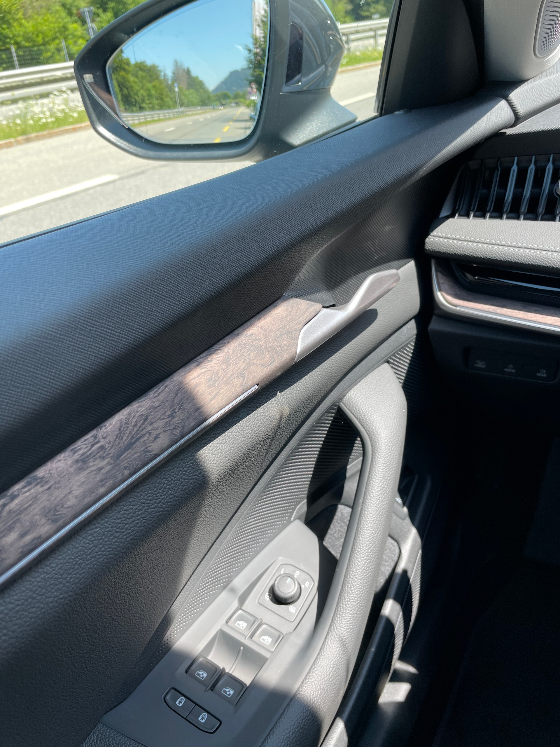 SKODA Superb Combi 2.0 TDi L&K 4x4 DSG-image-26