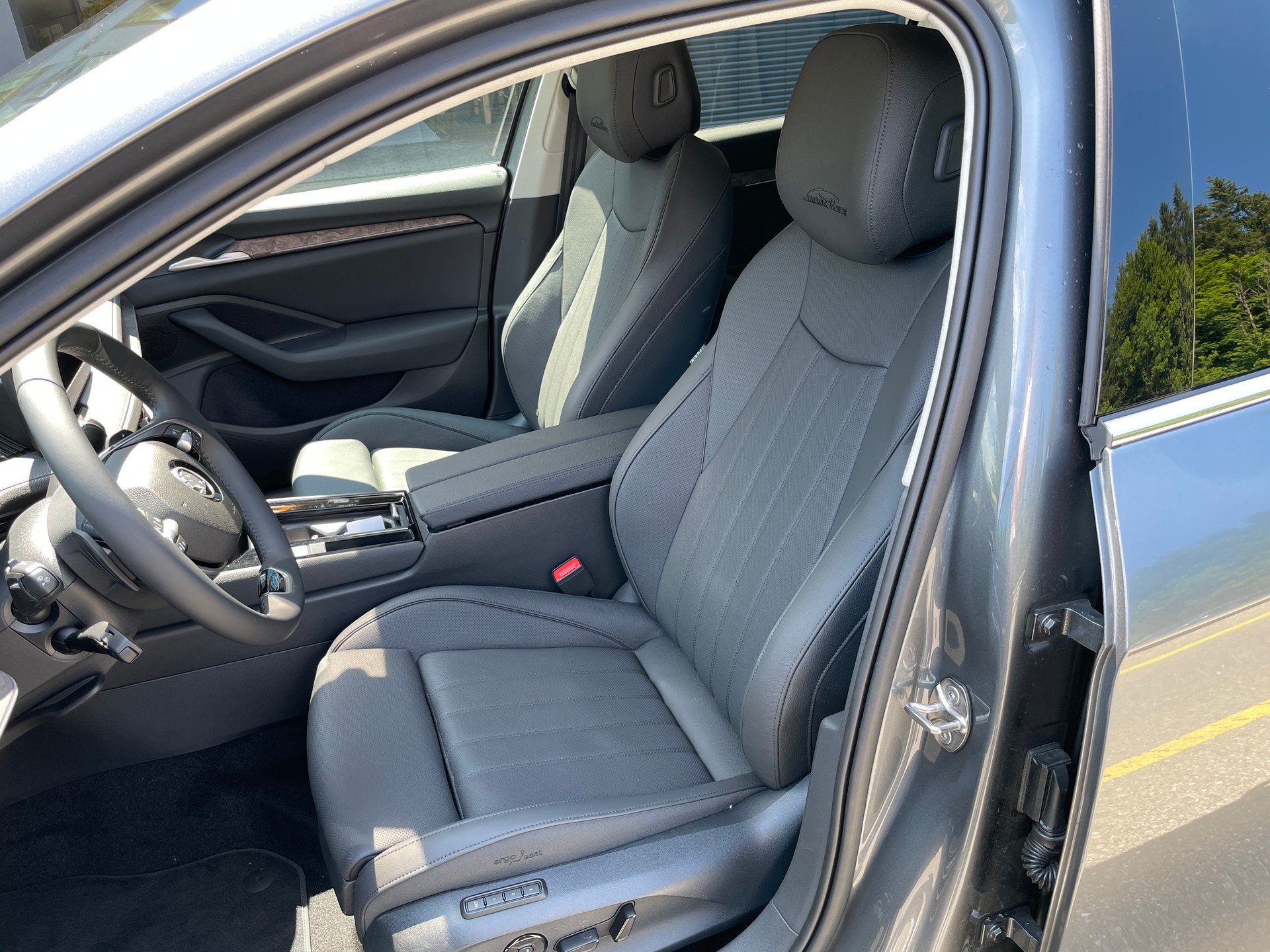 SKODA Superb Combi 2.0 TDi L&K 4x4 DSG-image-15