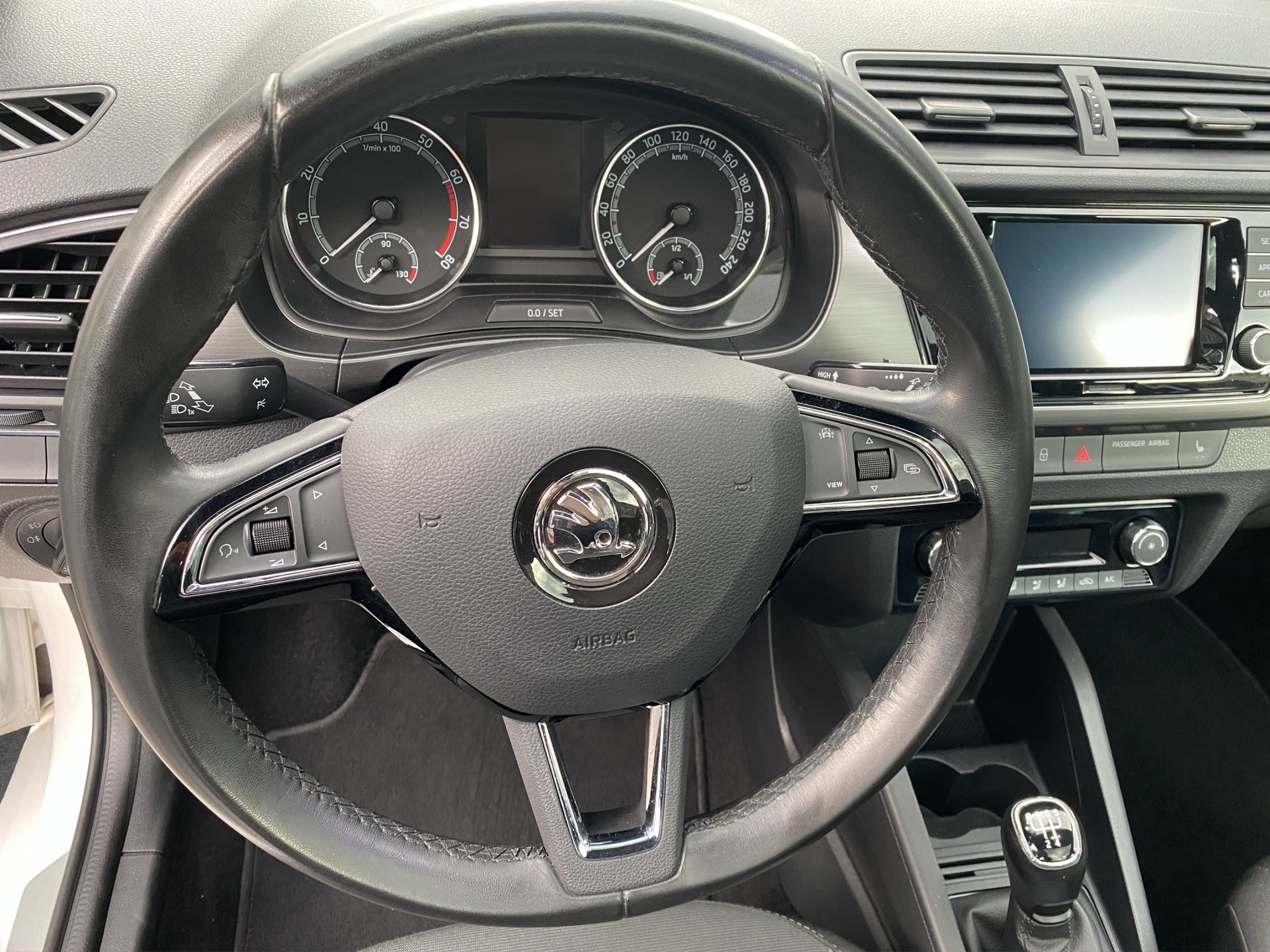 SKODA Fabia Combi 1.0 TSI Ambition-image-10
