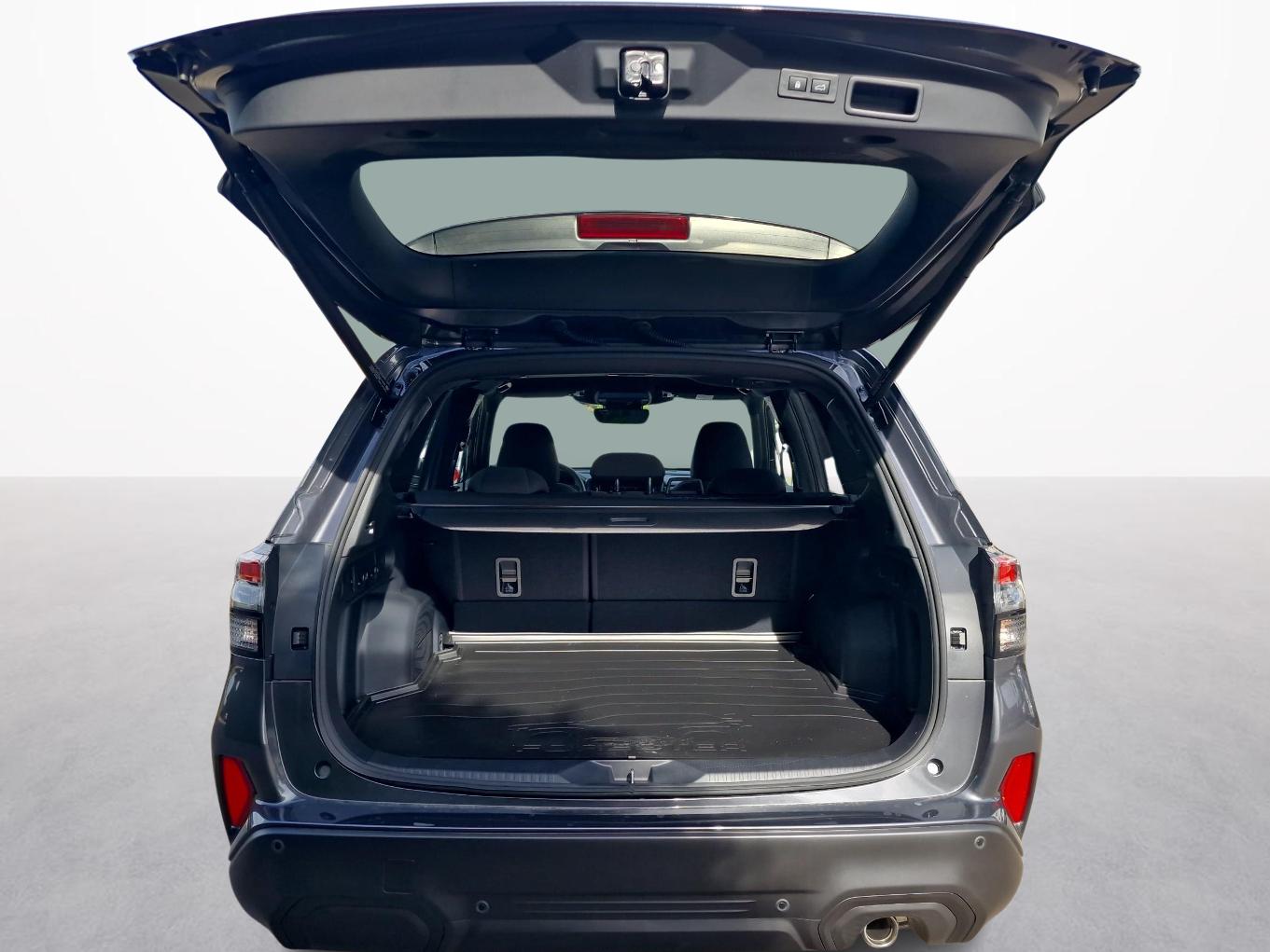 SUBARU Forester Station 2.0i e-Boxer Swiss Plus-image-11