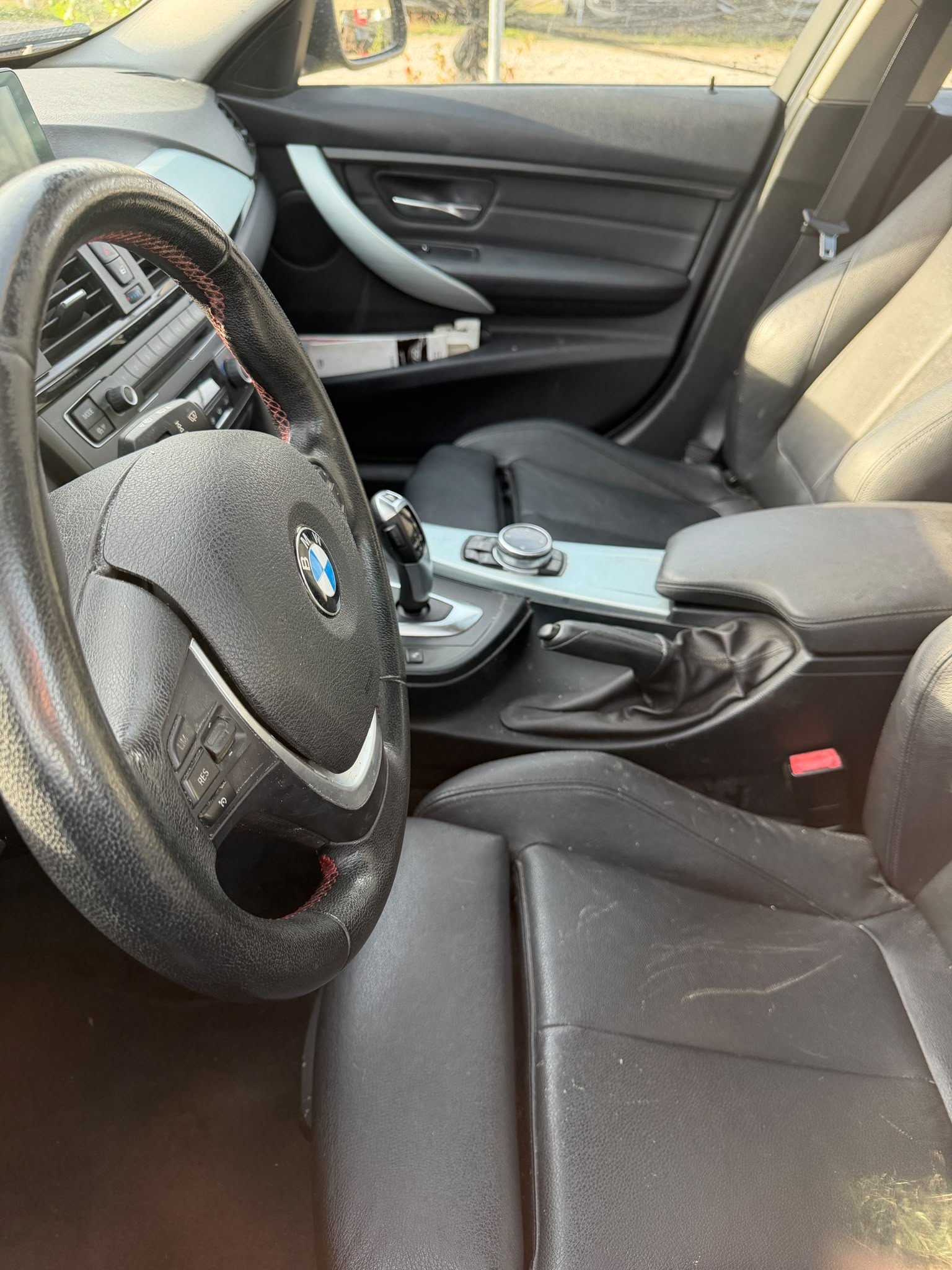 BMW 320d xDrive Touring Steptronic-image-4