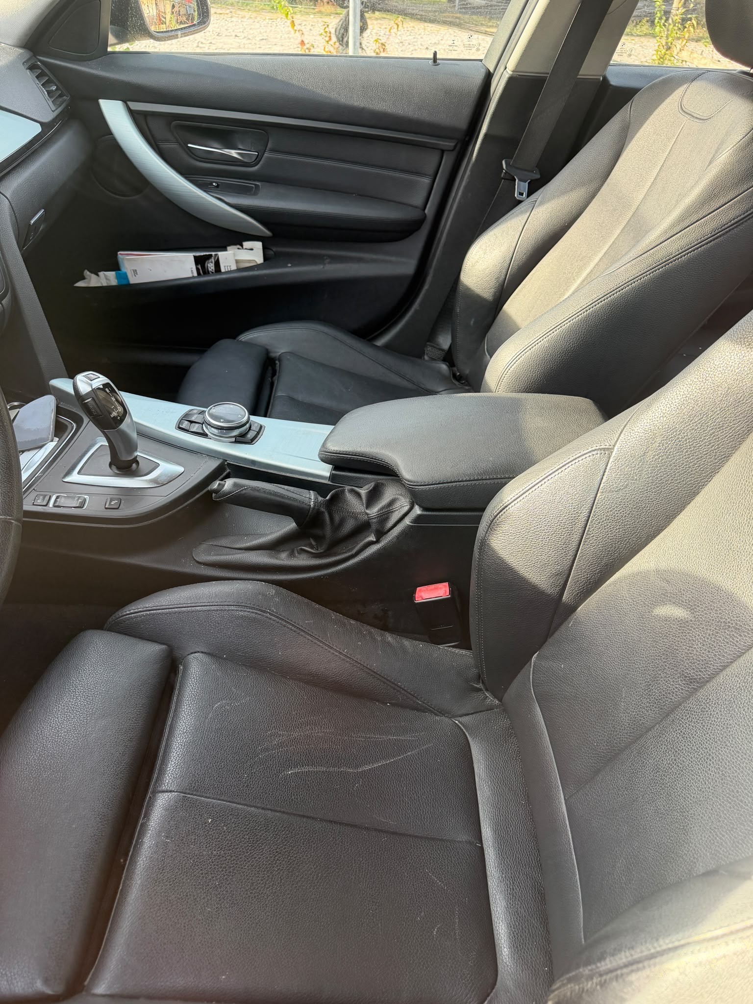 BMW 320d xDrive Touring Steptronic-image-5