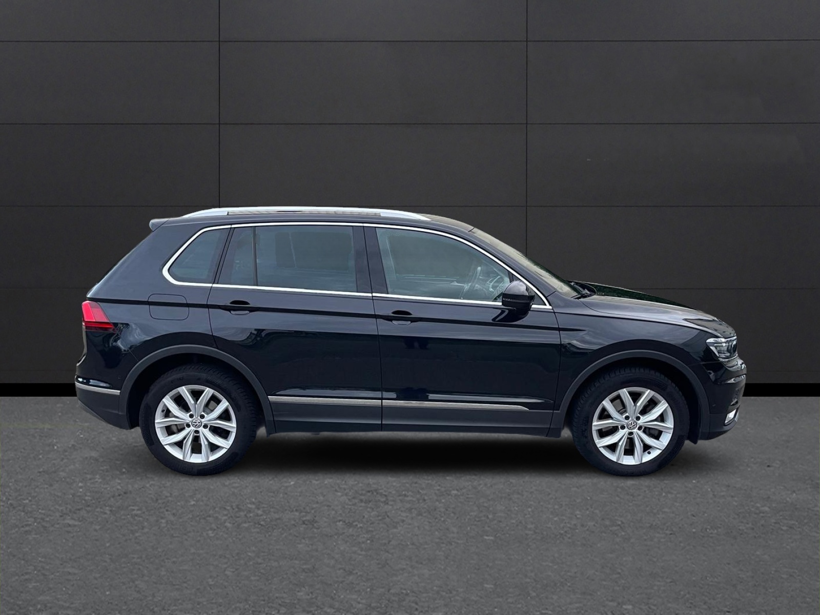 VW Tiguan 2.0TSI Highline 4Motion DSG-image-4