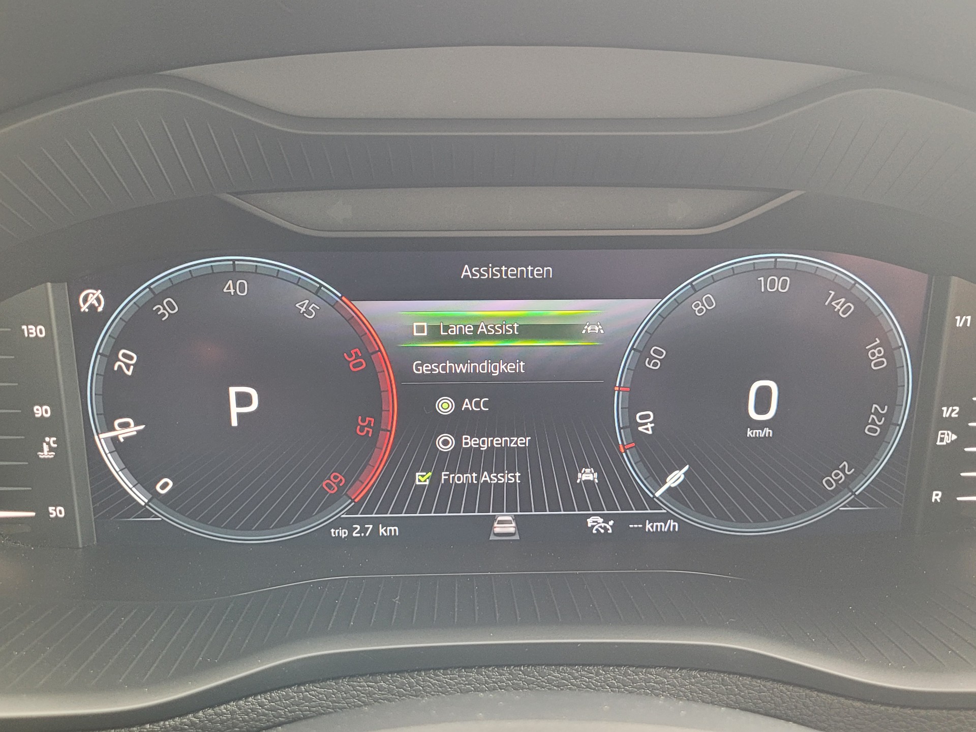 SKODA Karoq 2.0 TDI CR Style 4x4 DSG *Anhängerkupplung+8-fach bereift*-image-9