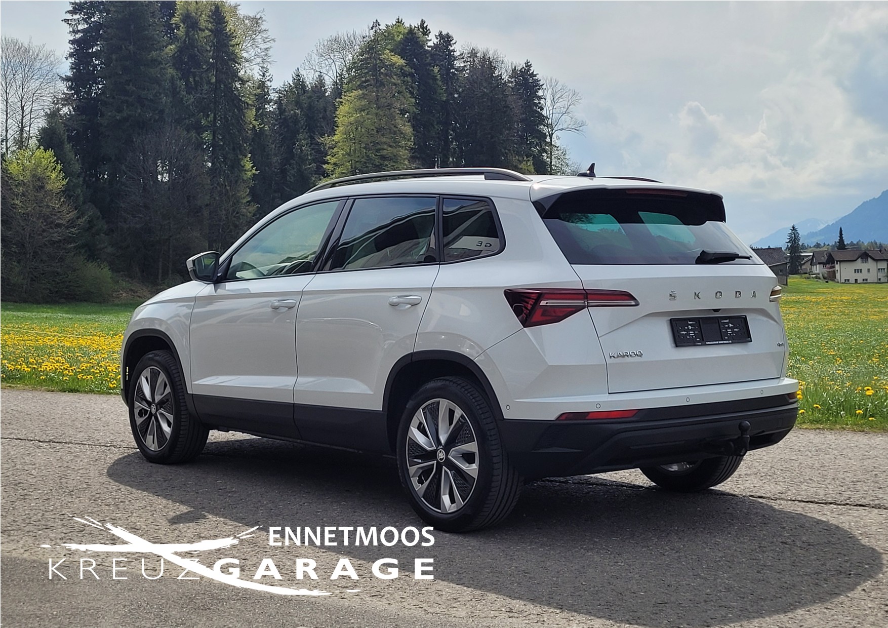 SKODA Karoq 2.0 TDI CR Style 4x4 DSG *Anhängerkupplung+8-fach bereift*-image-2