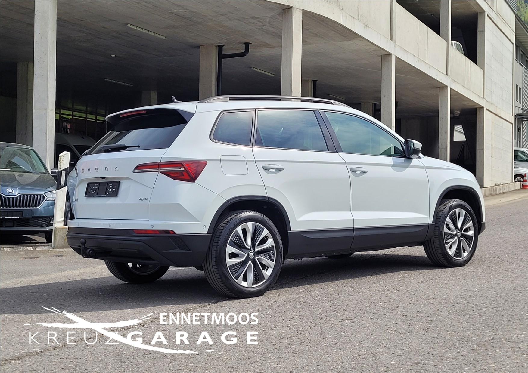 SKODA Karoq 2.0 TDI CR Style 4x4 DSG *Anhängerkupplung+8-fach bereift*-image-4