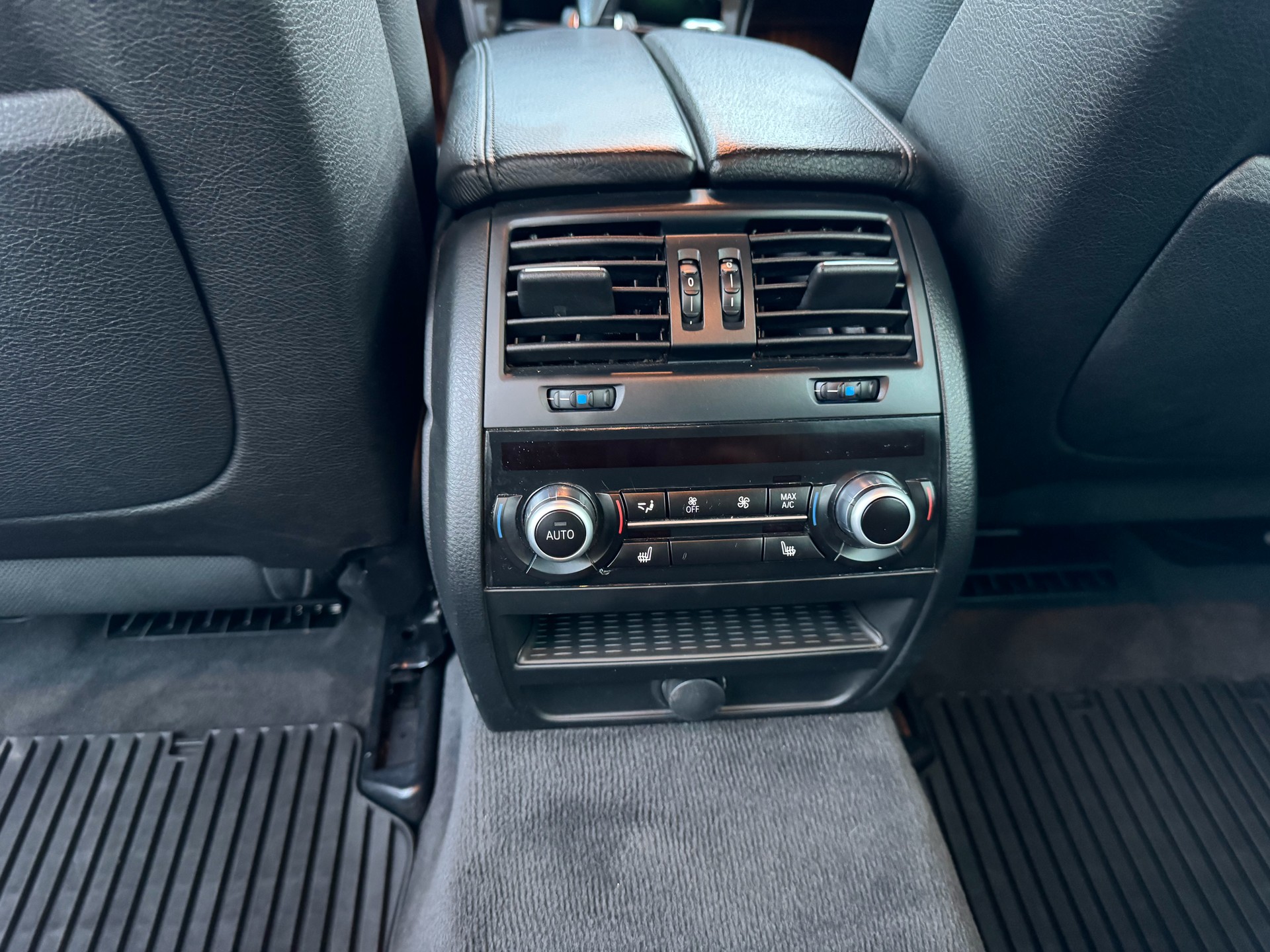 BMW M550d xDrive Touring Steptronic-image-18