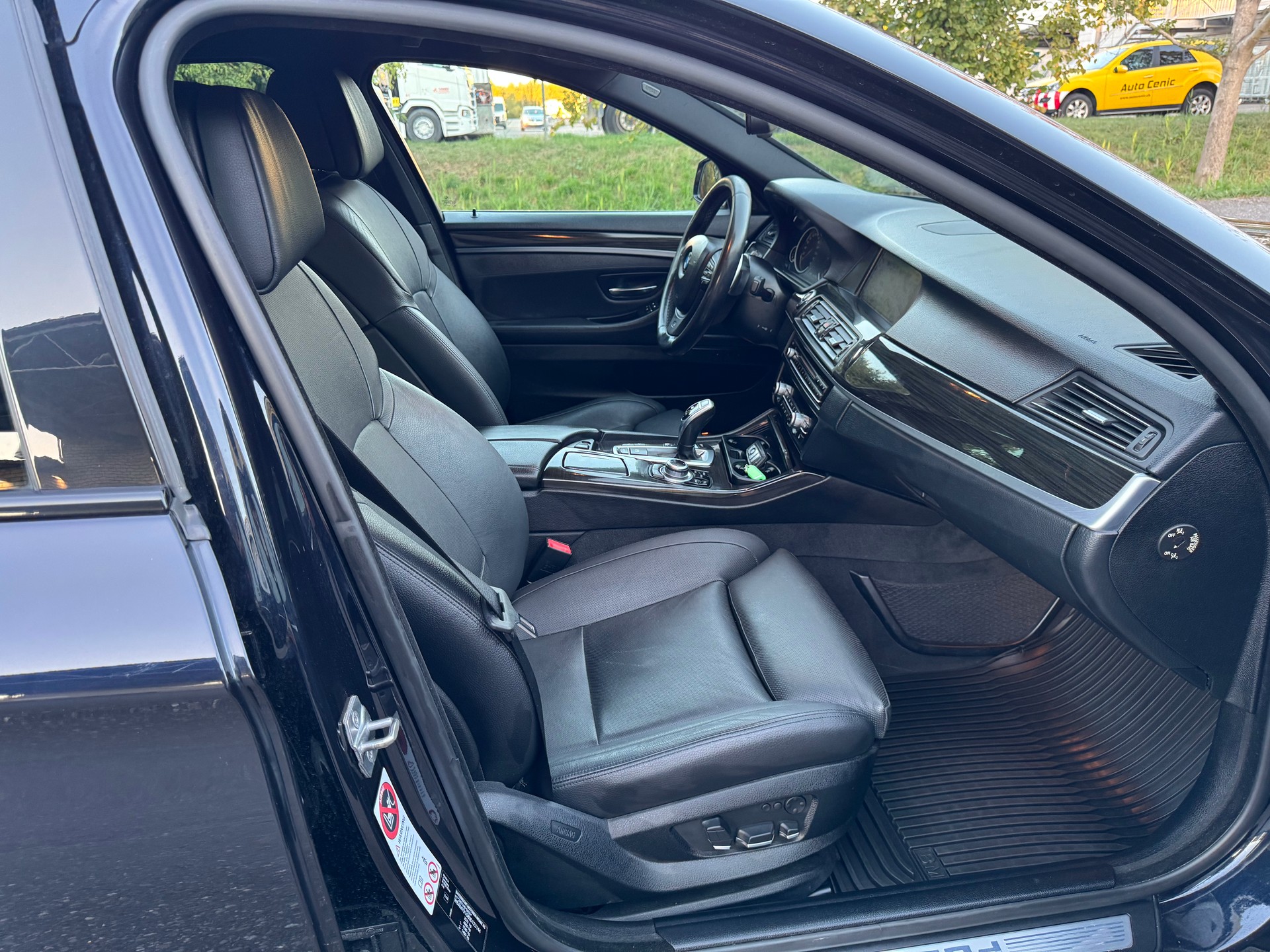 BMW M550d xDrive Touring Steptronic-image-10