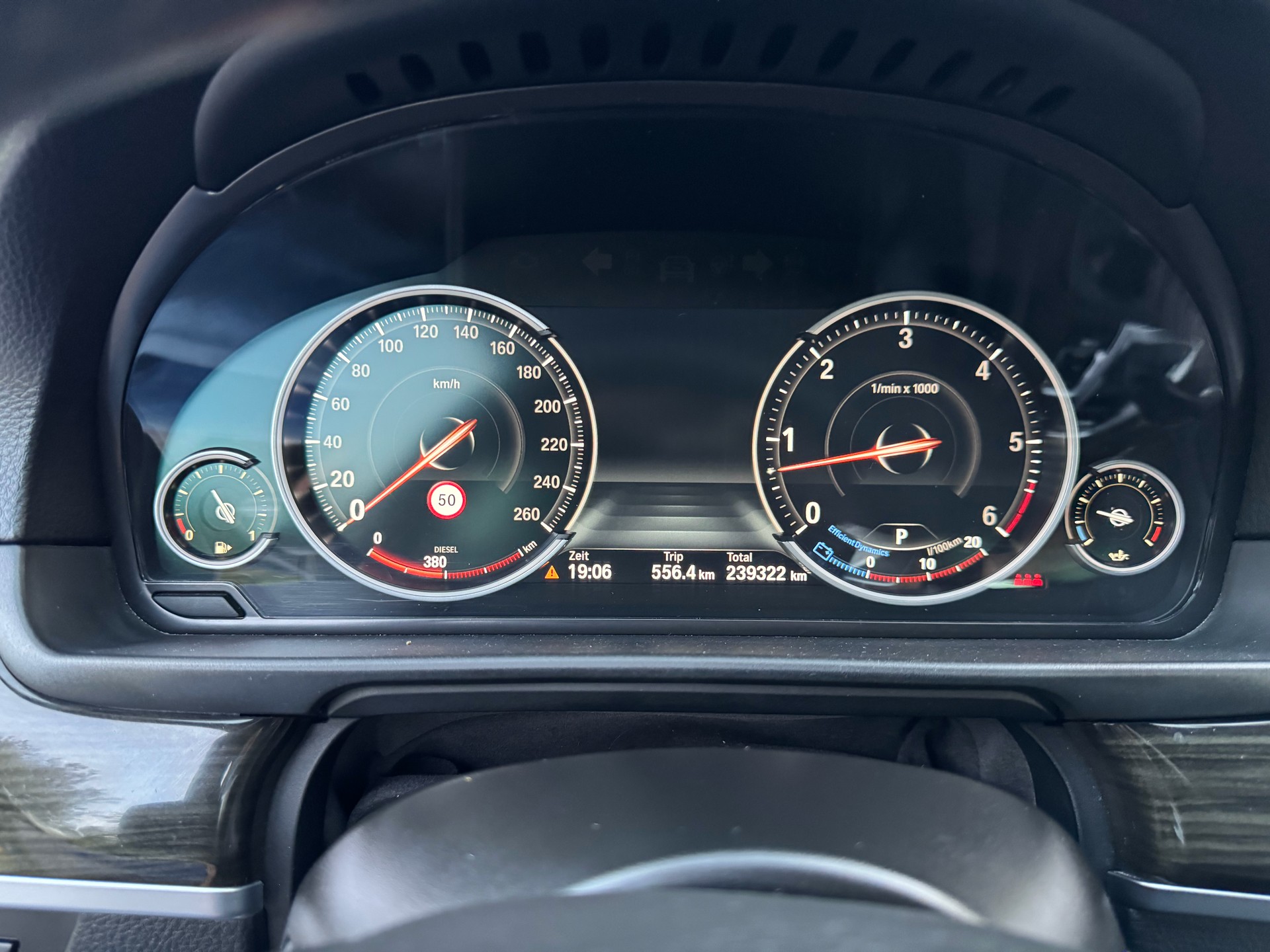 BMW M550d xDrive Touring Steptronic-image-21