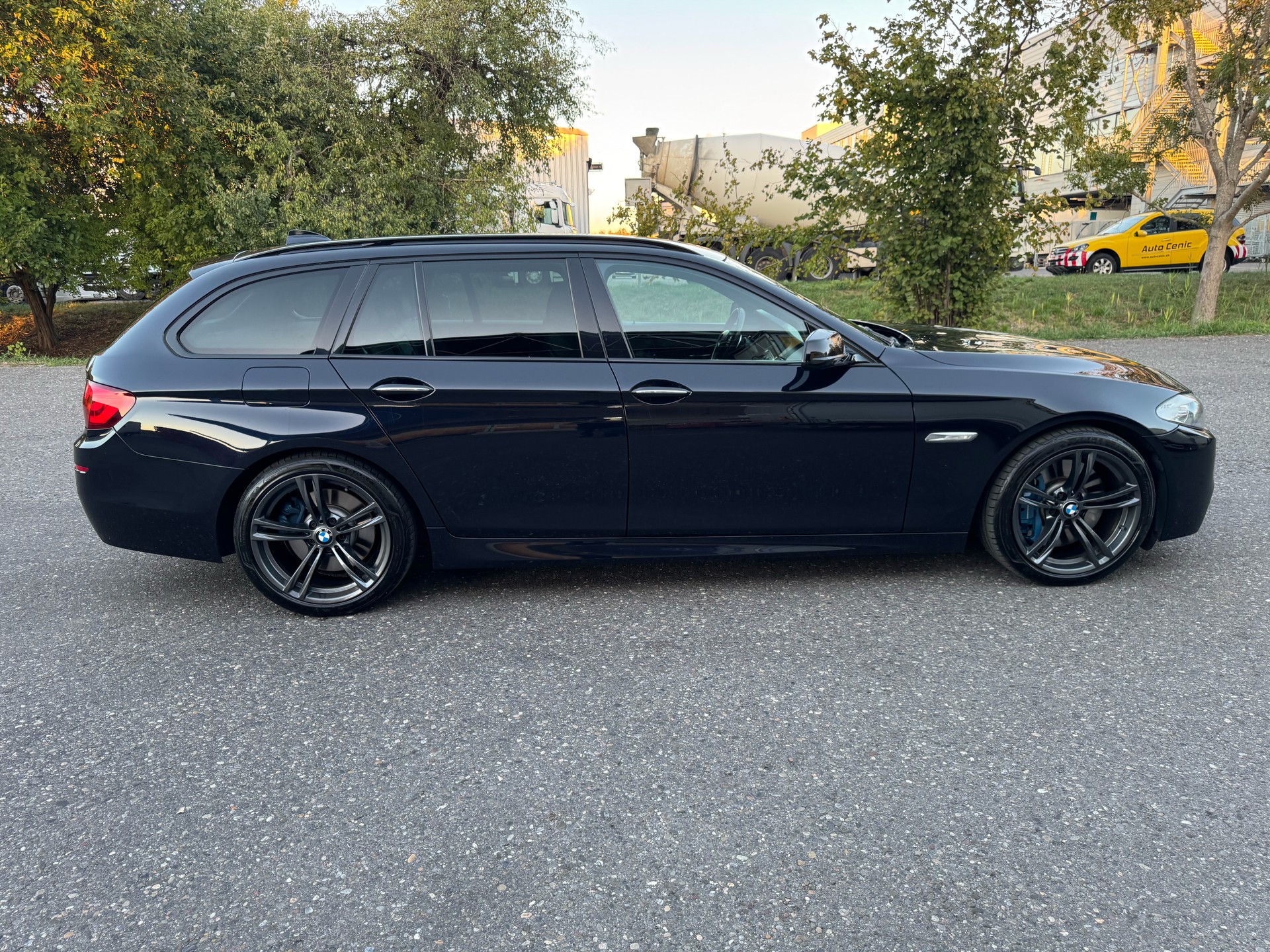 BMW M550d xDrive Touring Steptronic-image-9