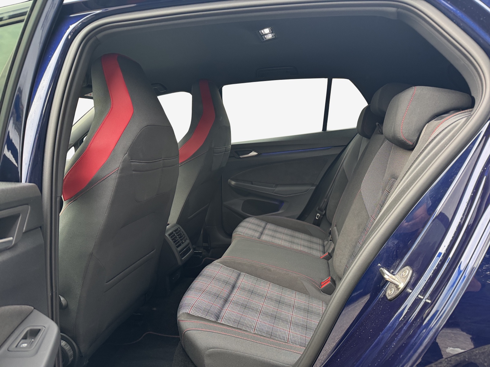 VW Golf 2.0 TSI GTI DSG-image-11