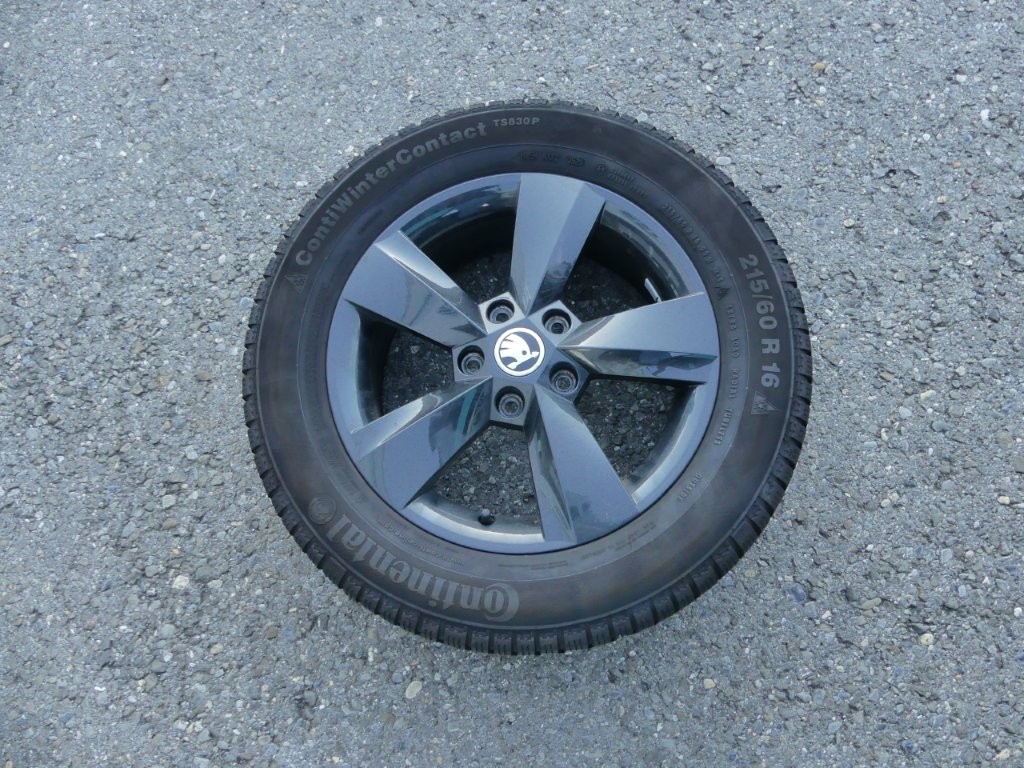 SKODA Karoq 2.0 TSI SportLine 4x4 DSG-image-13
