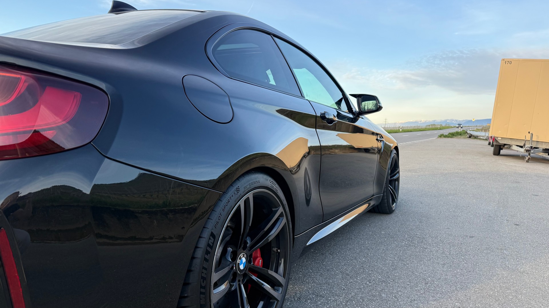 BMW M2-image-2
