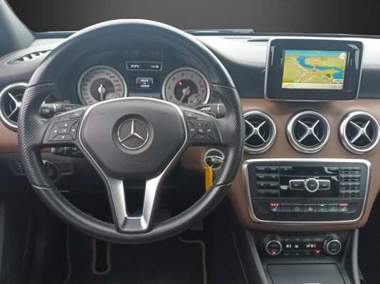 MERCEDES-BENZ A 250 Style 4Matic-image-8