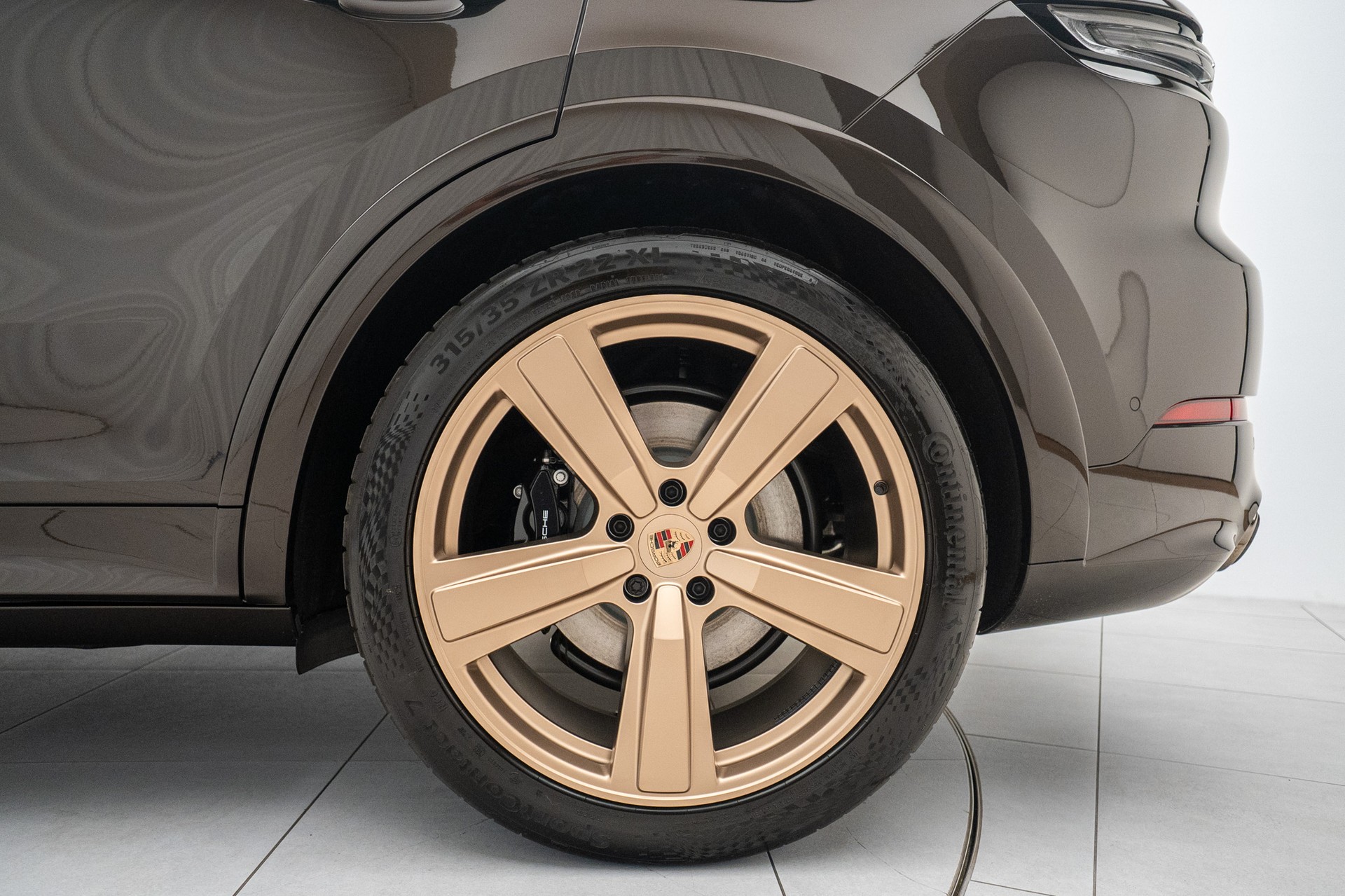PORSCHE Cayenne S Coupé E-Hybrid / PTS Farbe-image-10