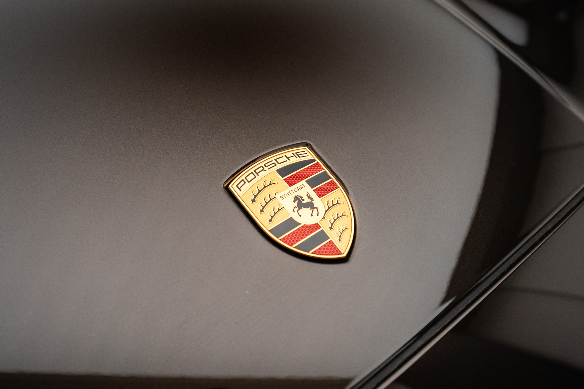 PORSCHE Cayenne S Coupé E-Hybrid / PTS Farbe-image-9