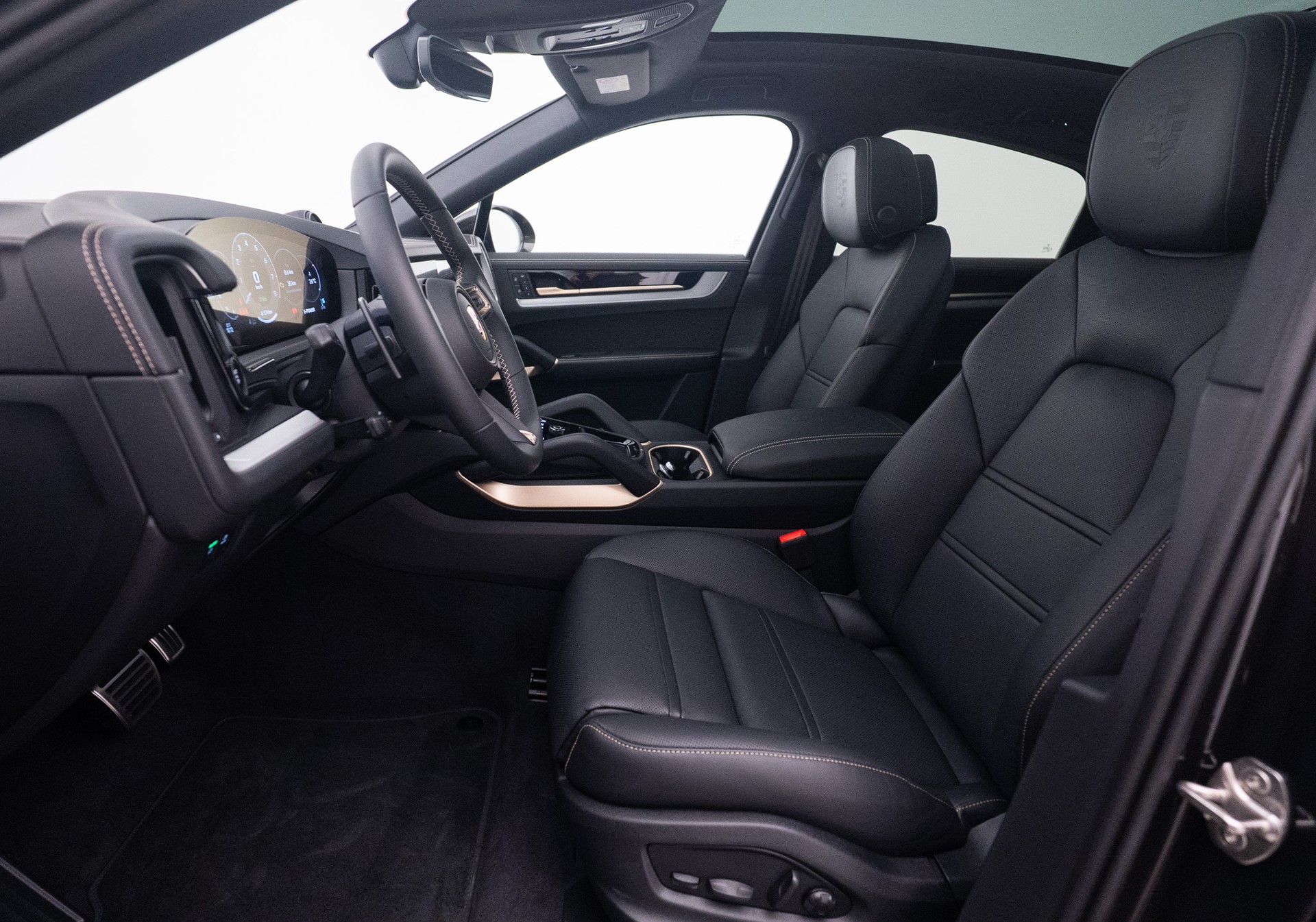 PORSCHE Cayenne S Coupé E-Hybrid / PTS Farbe-image-6