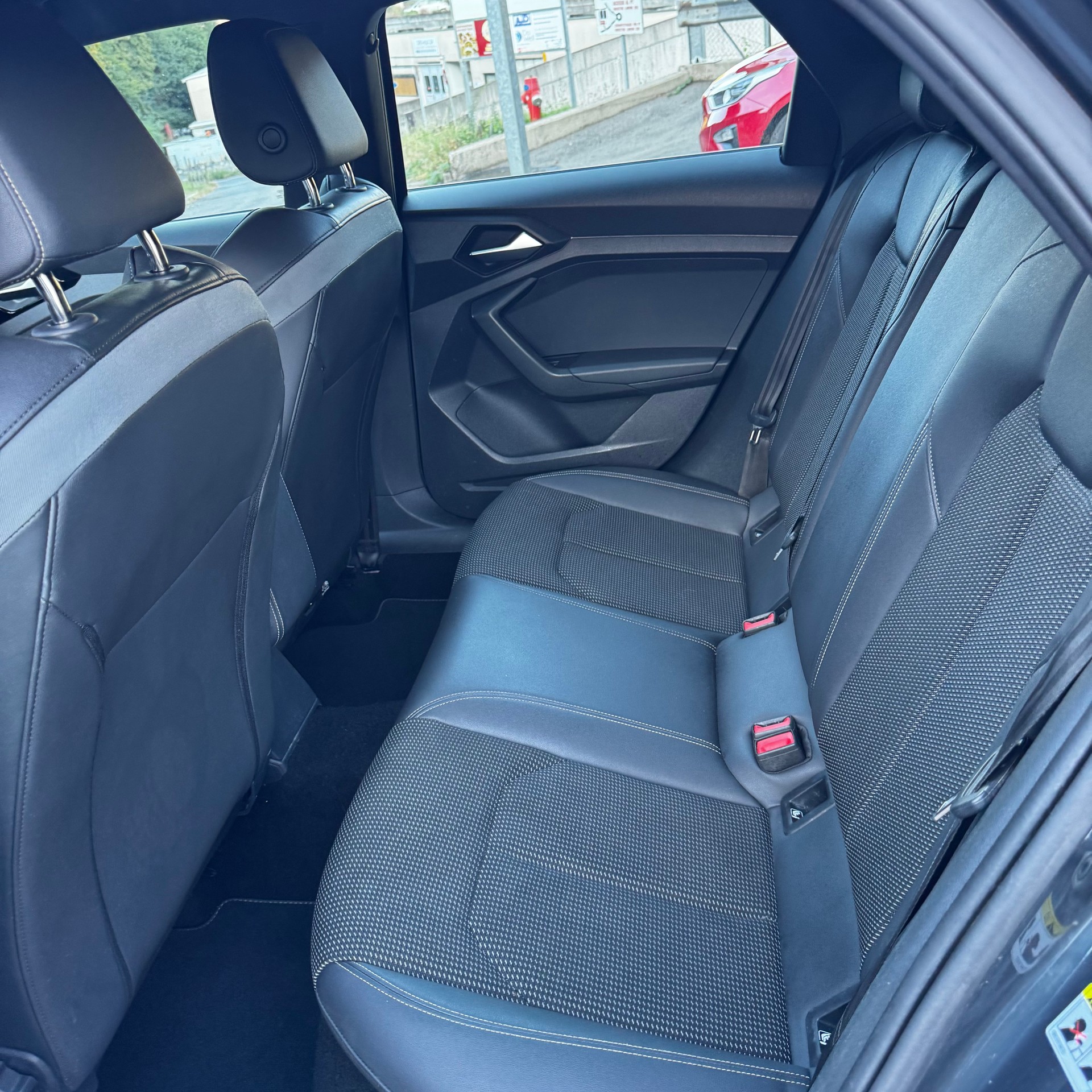 AUDI A1 Sportback 30 TFSI S Line S-tronic-image-9