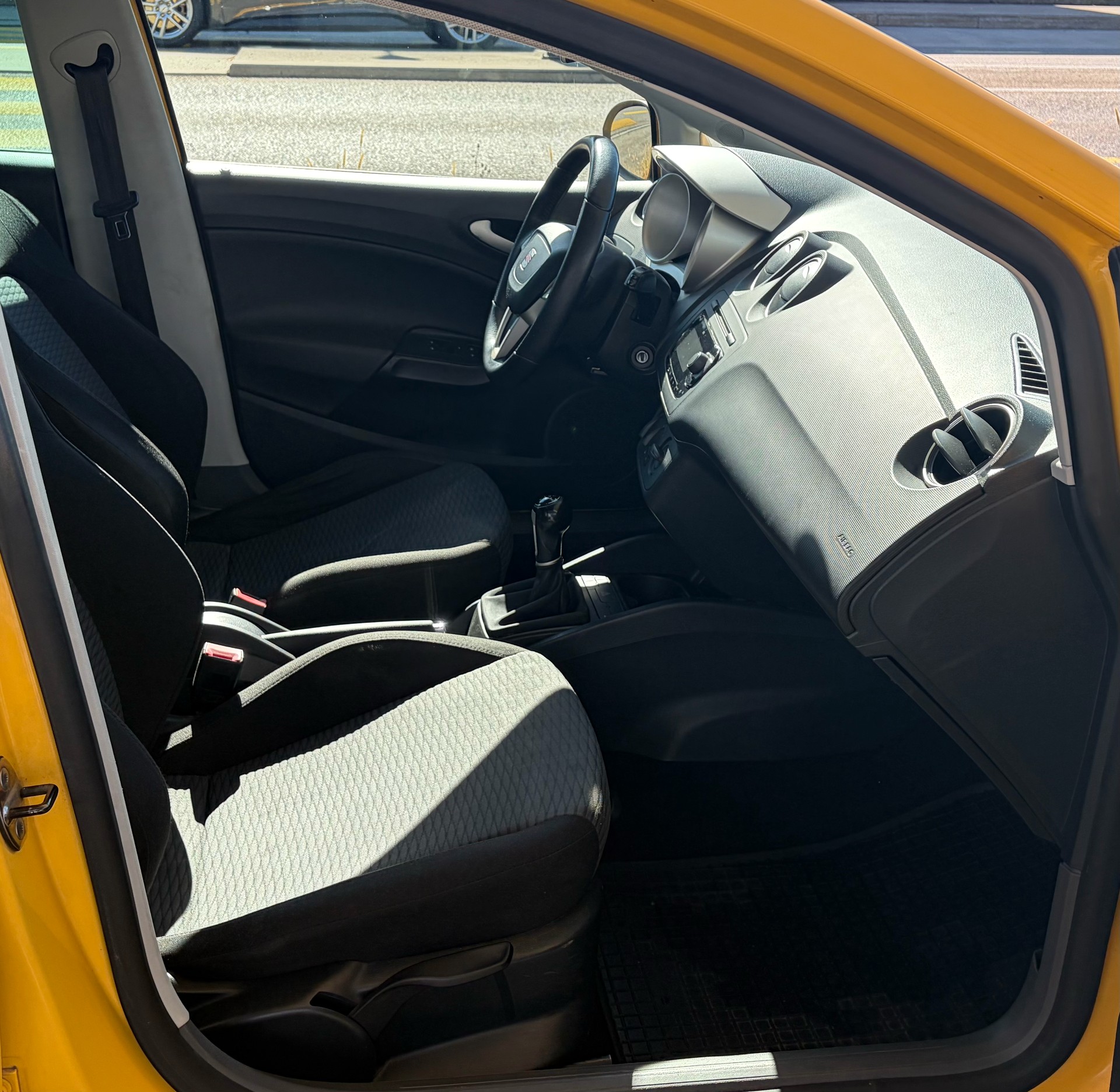 SEAT Ibiza 1.6 Style-image-10