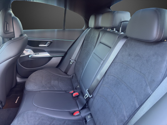MERCEDES-BENZ E 220 d 4Matic-image-9