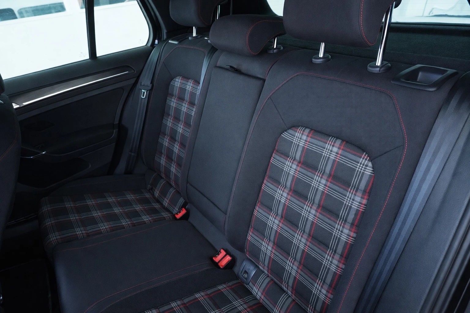 VW Golf 2.0 TSI GTI Performance DSG-image-4